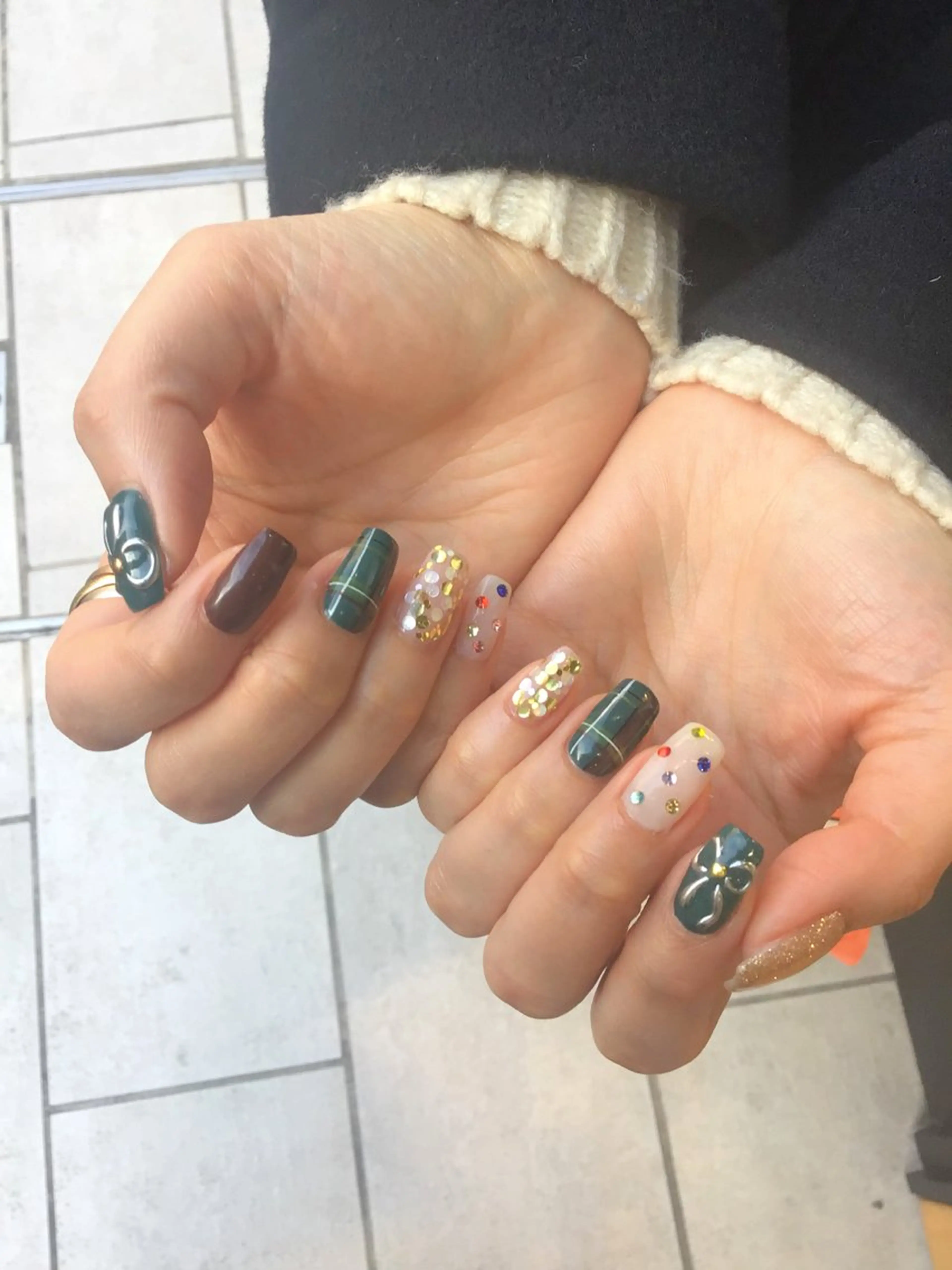 ネイル Nest 岩崎のネイルデザイン