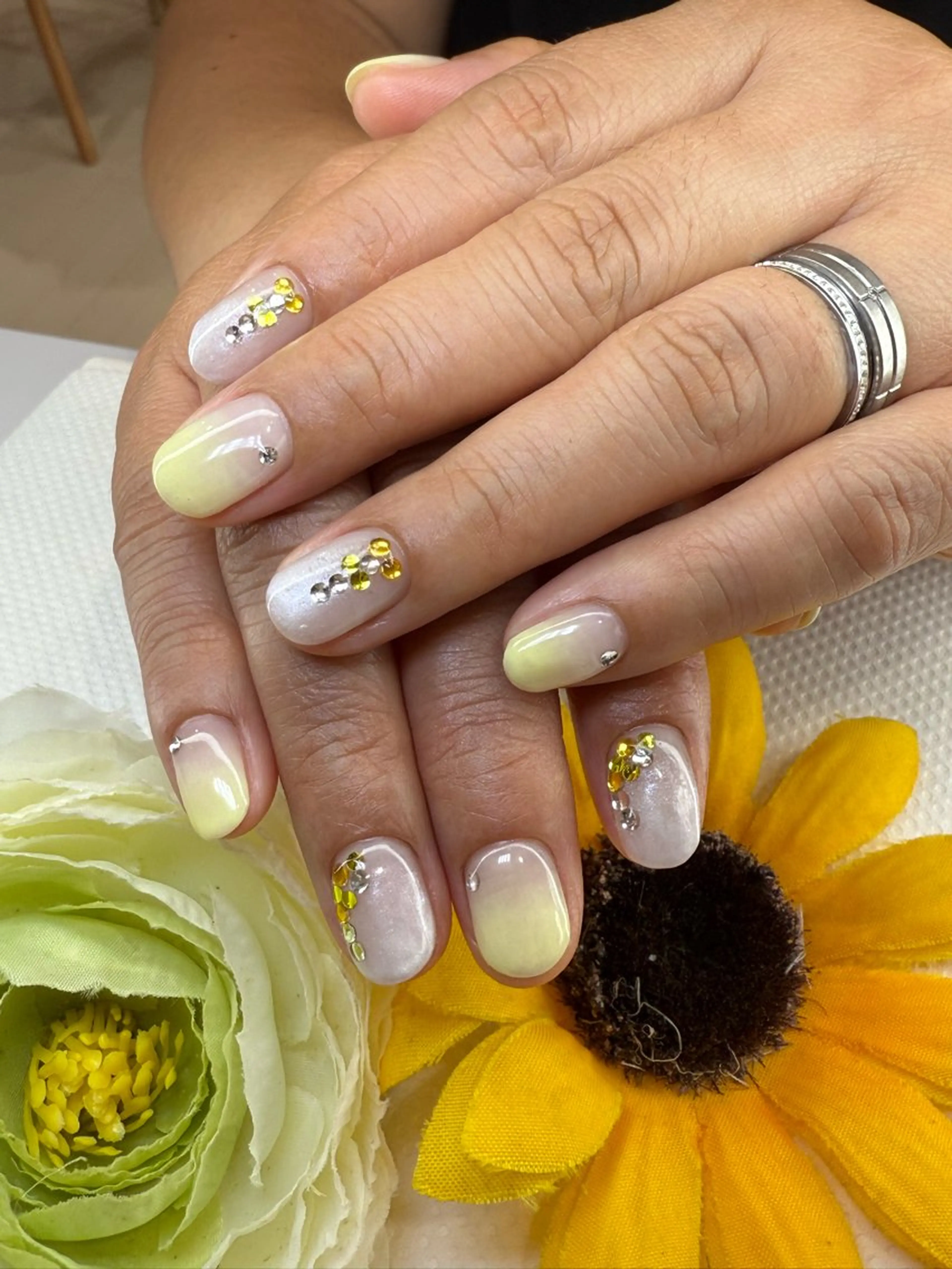 ネイル シンプルネイル ストーンネイル Bellissima 本厚木店　Likaのネイルデザイン