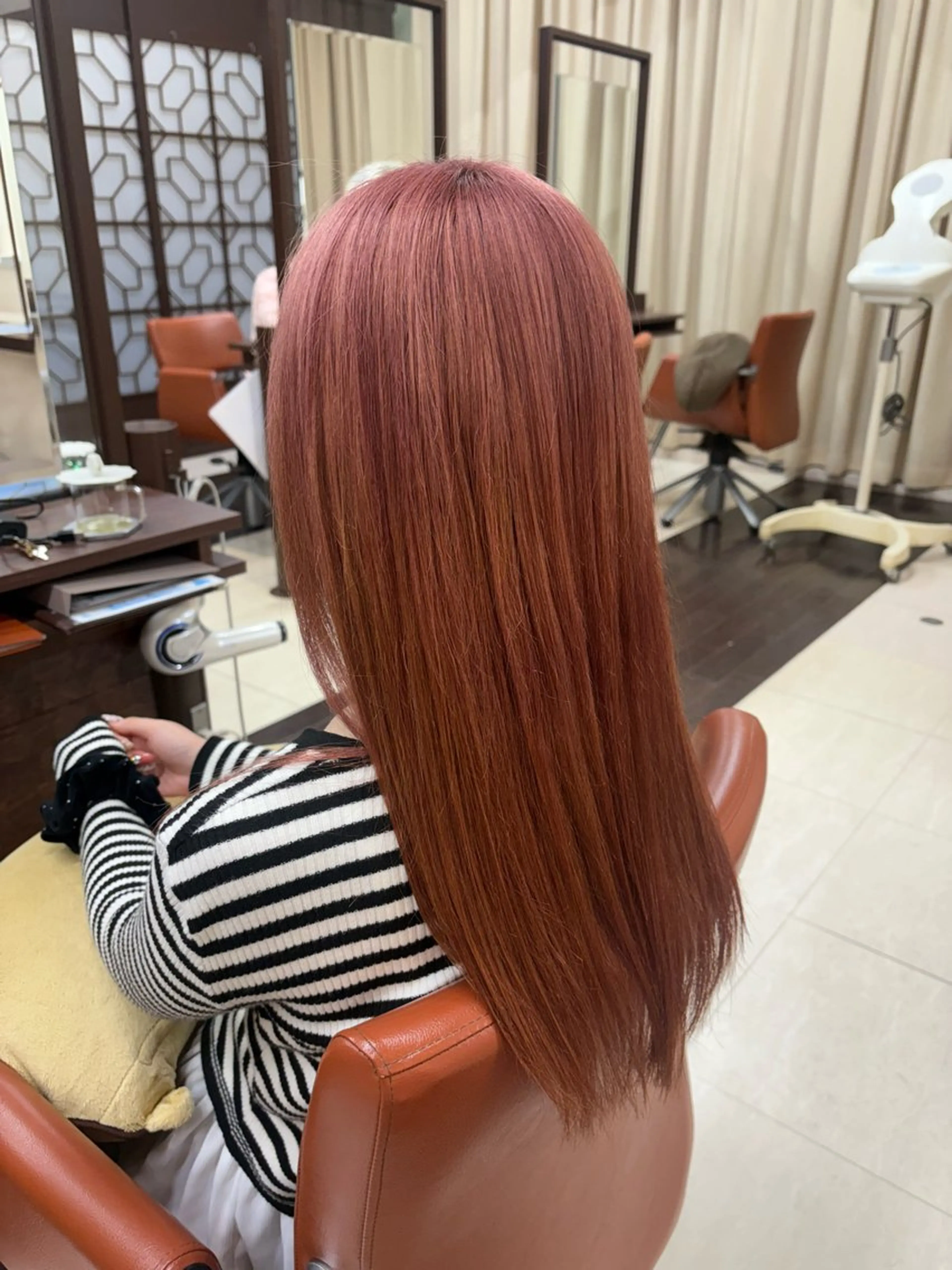 ロング カラー ブリーチ ピンクカラー ヘアカラー 垢抜け×韓国風/ ハイトーン/朝倉友香のヘアスタイル