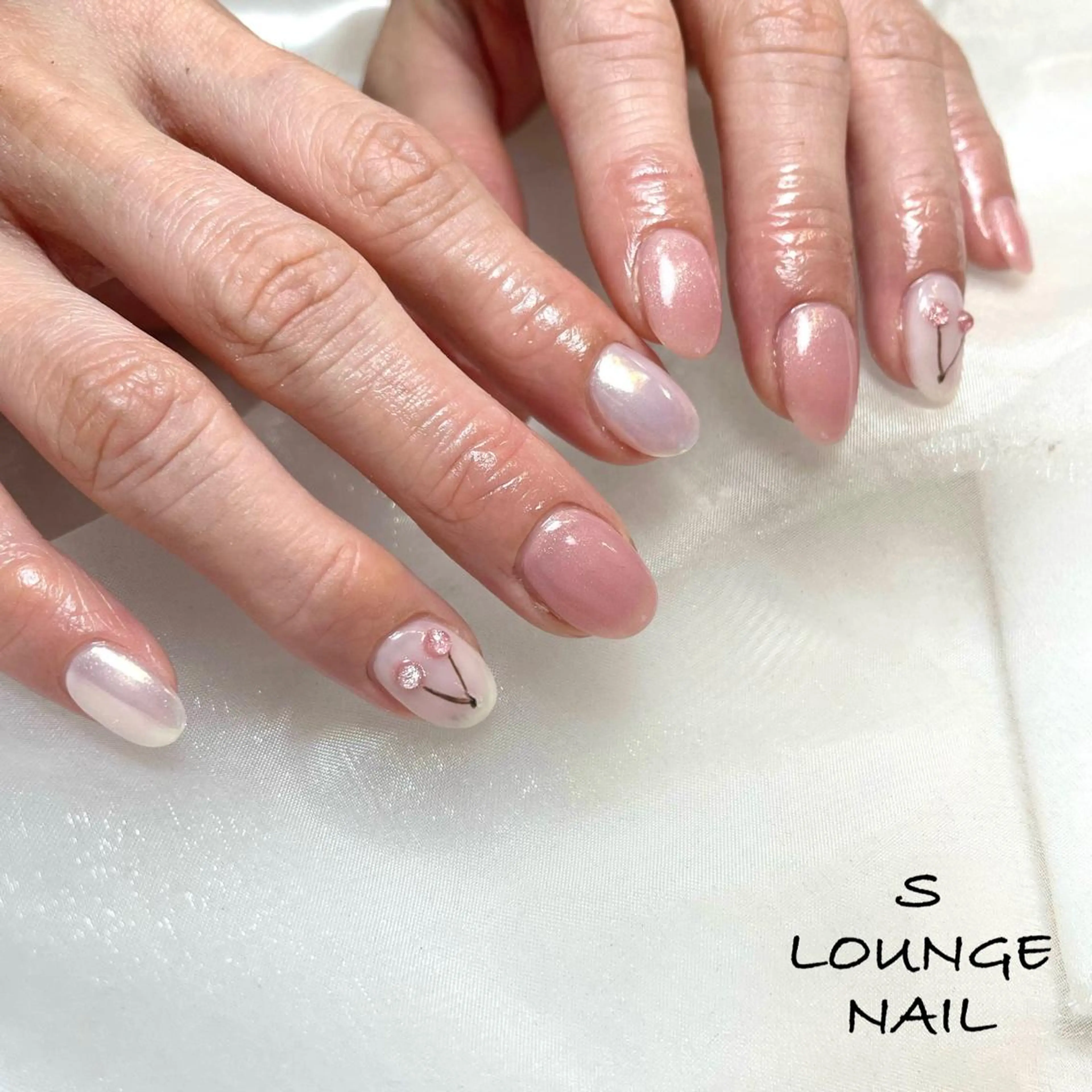 ネイル マグネットネイル ハンドネイル フットネイル パーツたくさん🍓 SUMIのネイルデザイン