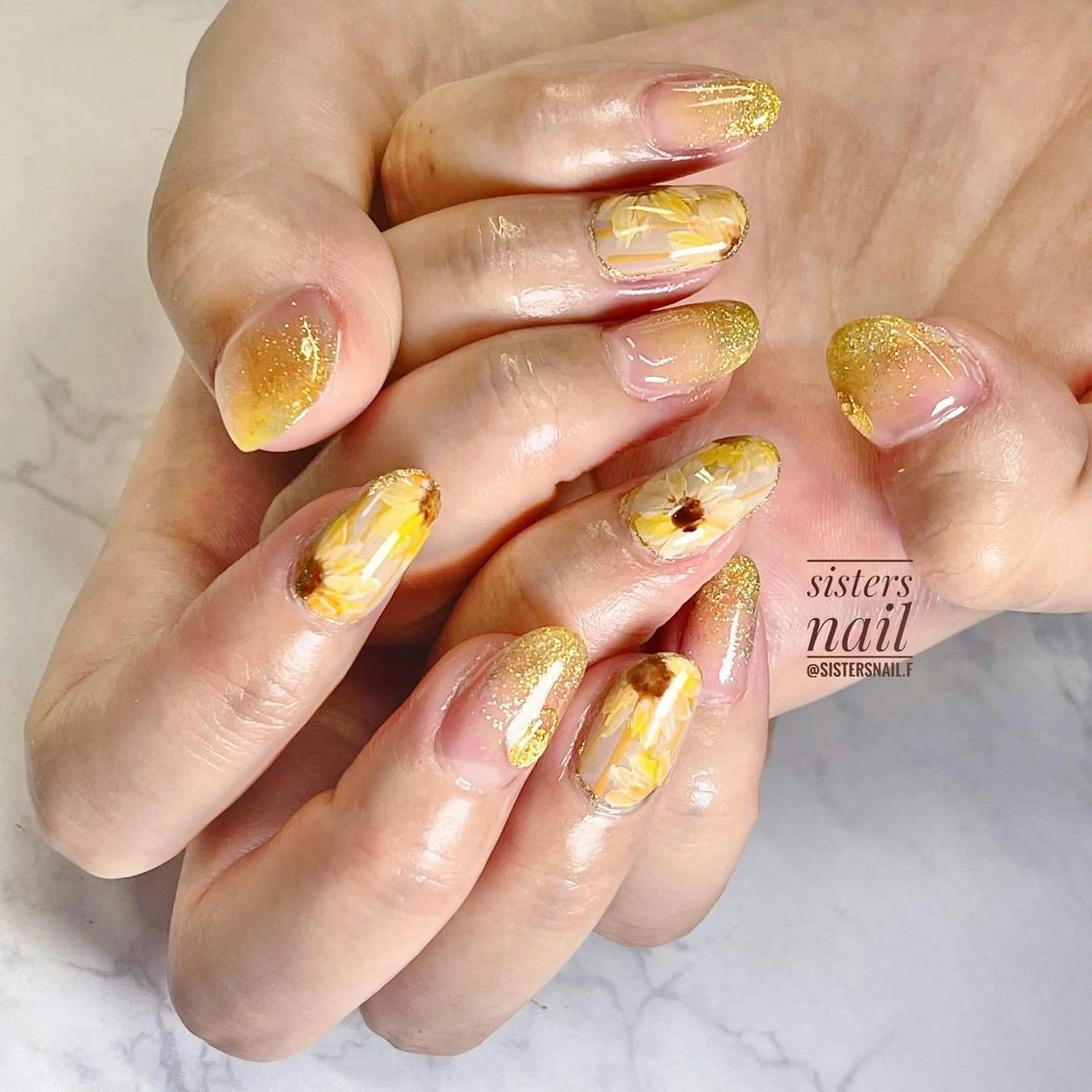 ネイル アートネイル フラワーネイル グラデーション ラメ(グリッター) ラメグラデーション sisters nail.fのネイルデザイン