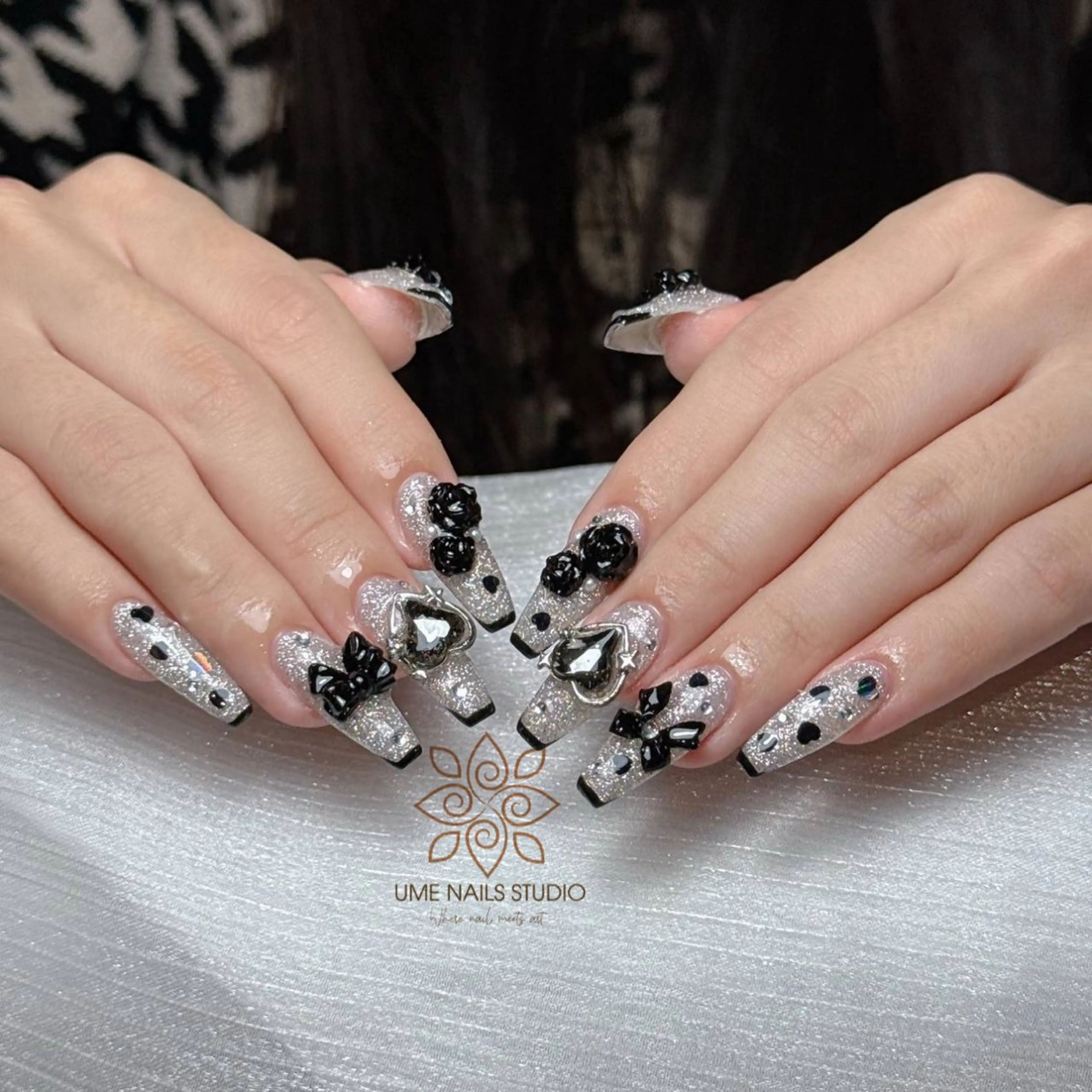 ネイル チークネイル クリアネイル ガーリー キラキラネイル 韓国ネイル Ume Nail Studioのネイルデザイン