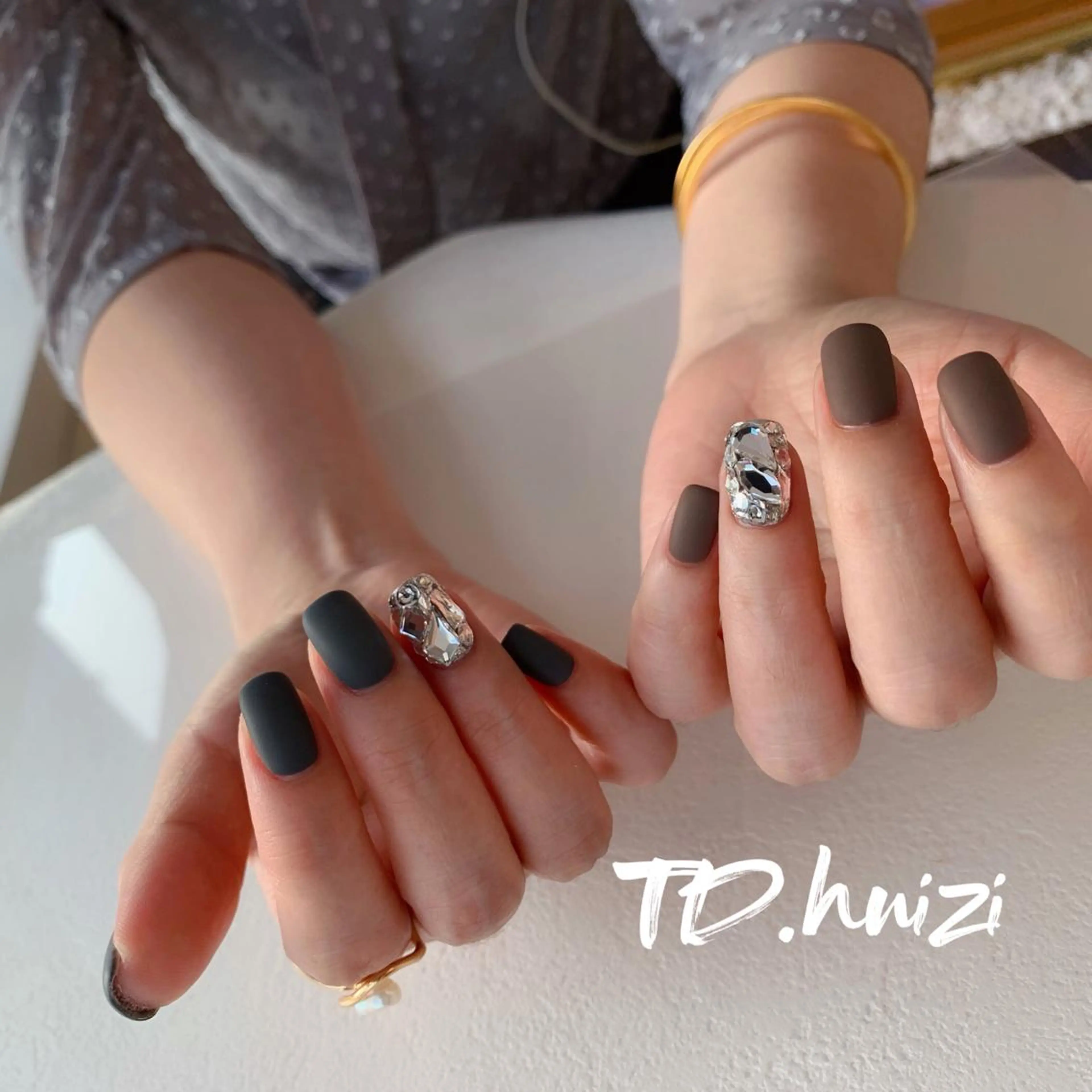 ミディアム めぐみのネイルサロン スタッフ練習のネイルデザイン