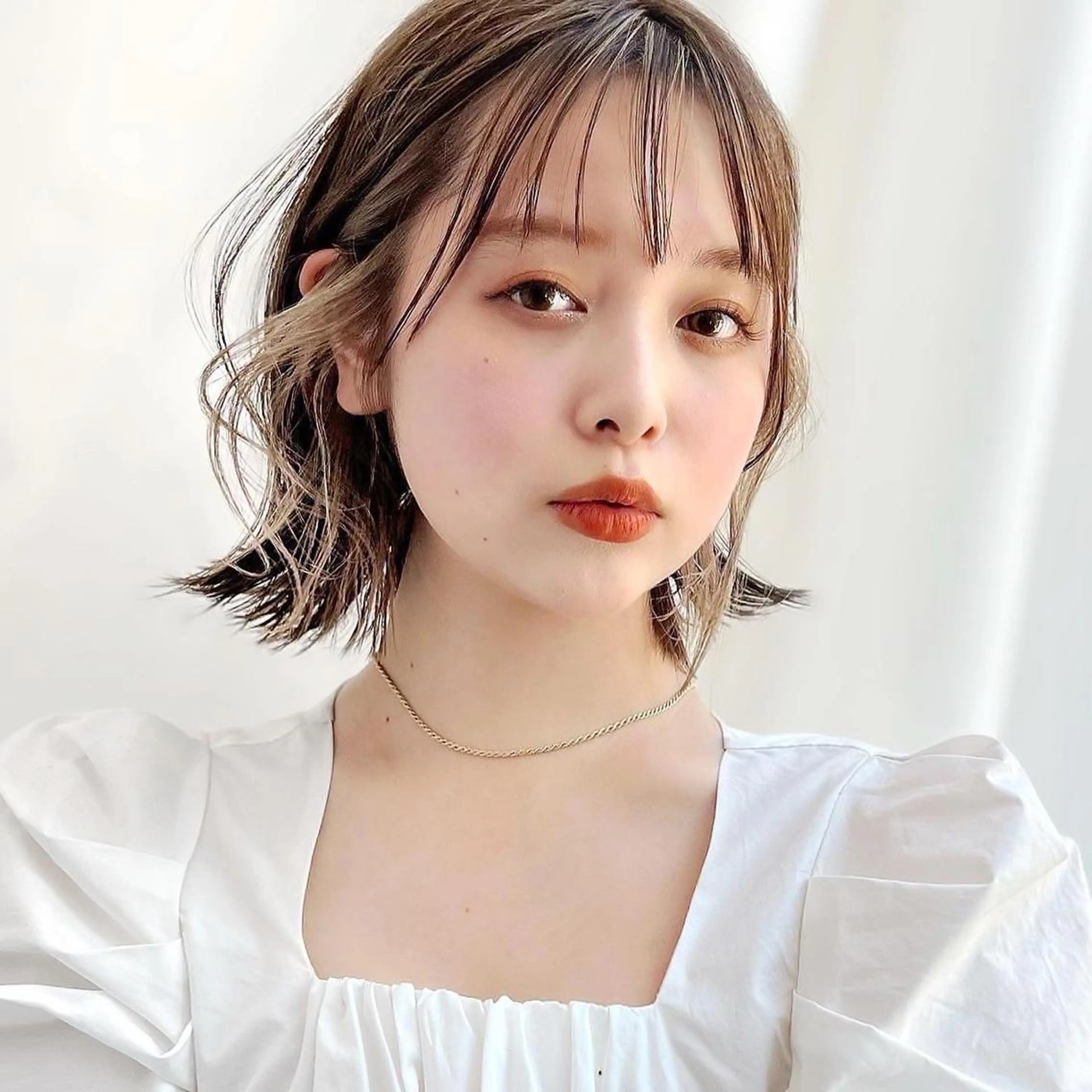 セミロング カラー グレージュ ボブ カット ヘアカラー トリートメント レイヤー専門家 ダブルカラー修のヘアスタイル