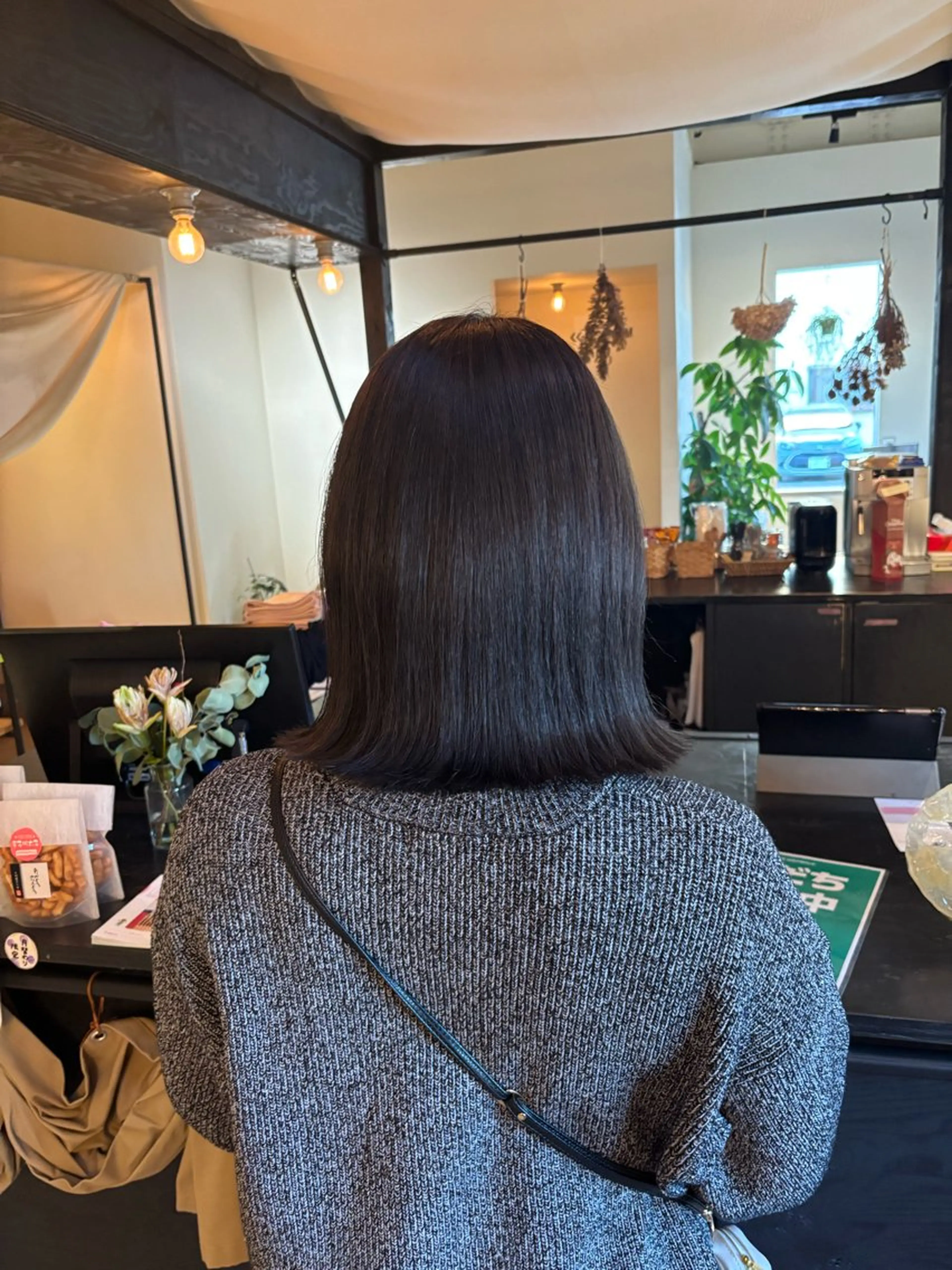 ミディアム カラー 透明感カラー グレージュ オリーブカラー オレンジ 艶カラー／髪質改善ス トレート／羽菜のヘアスタイル