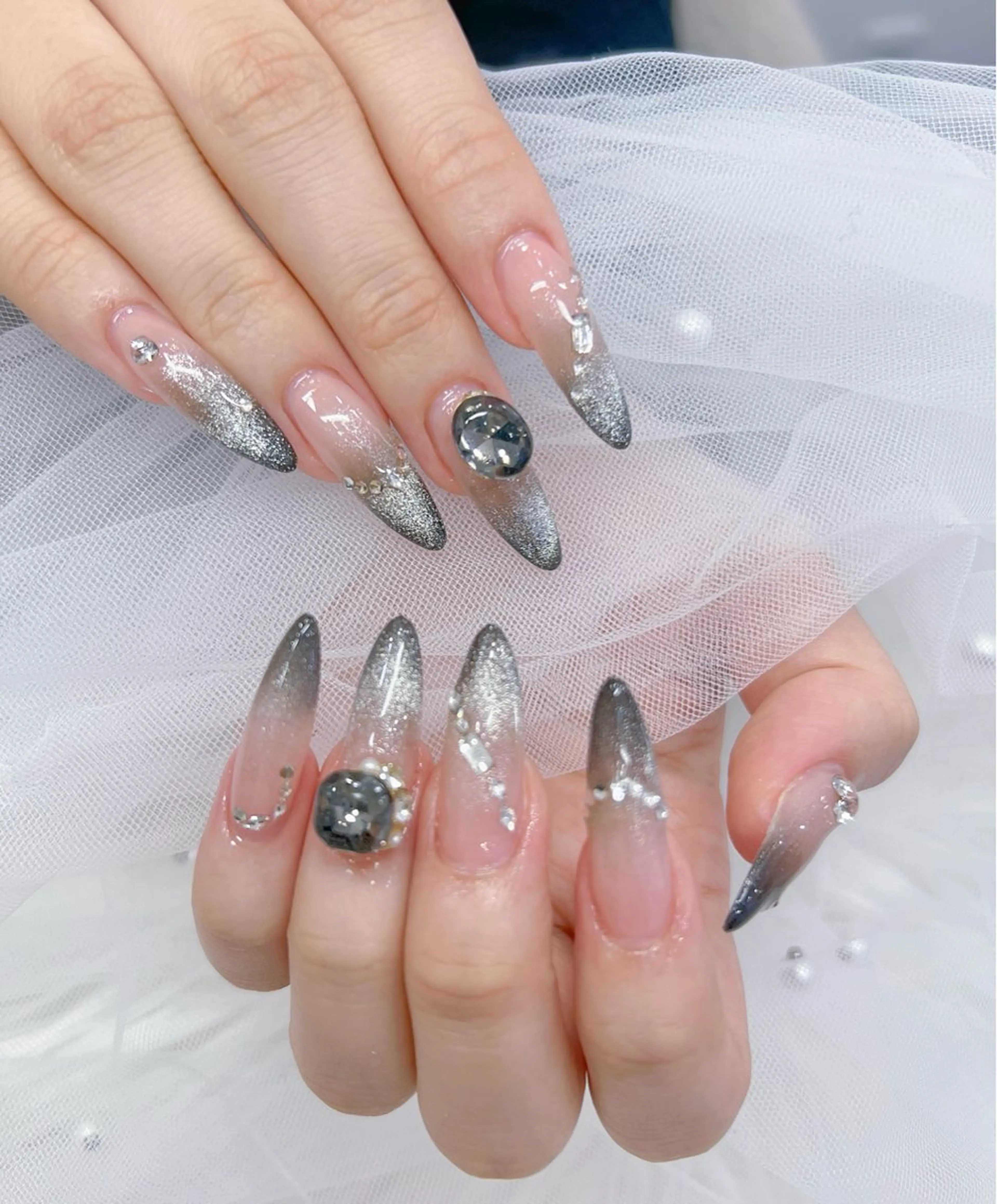 ネイル アートネイル オーロラネイル チークネイル 長さ出し フットネイル Miya _nailのネイルデザイン