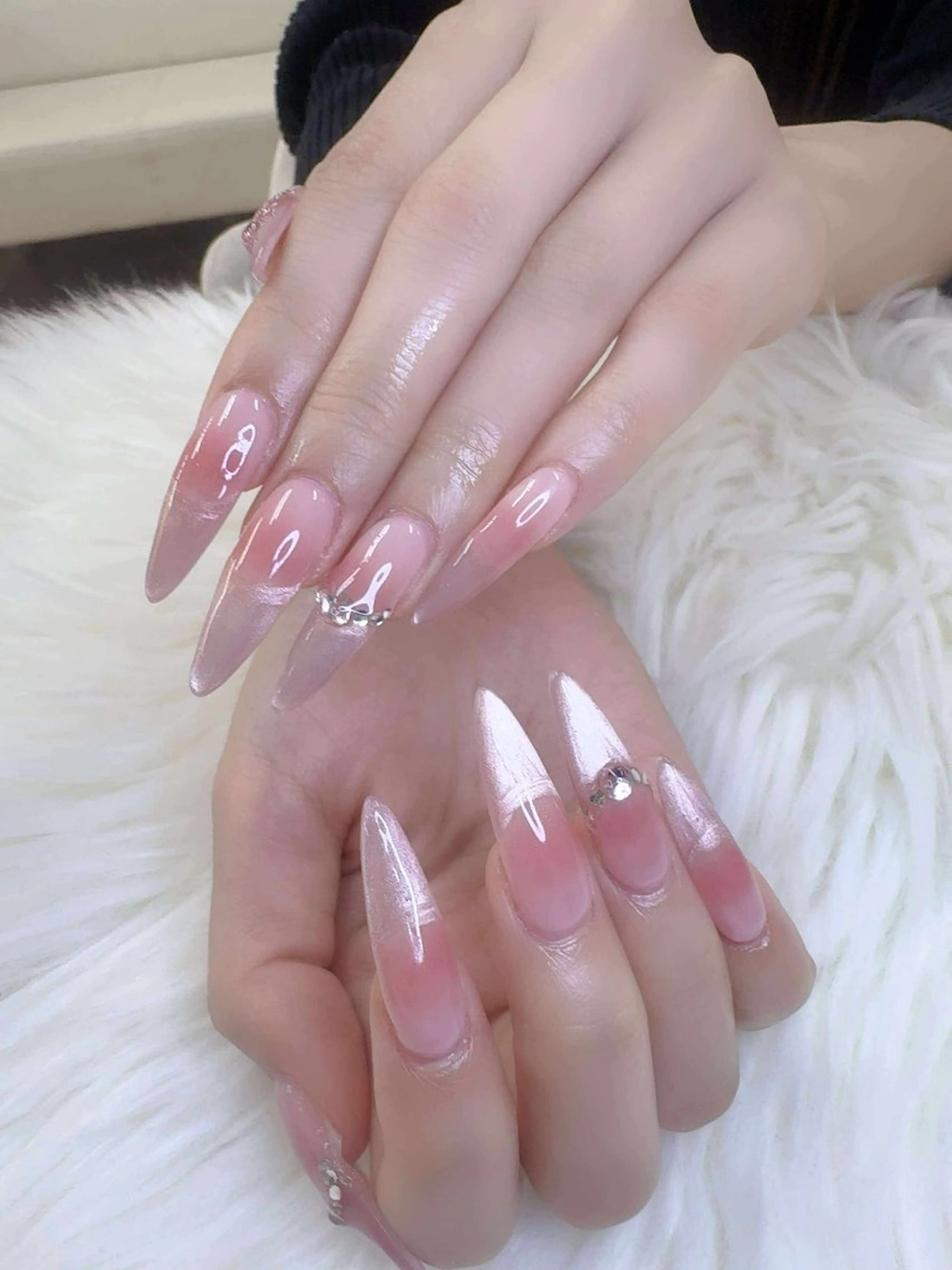 ネイル 成人式 フレンチネイル グラデーション 韓国ネイル マグネットネイル ハンドネイル ハンドケア Hara Nail 【パラジェル使用】のネイルデザイン