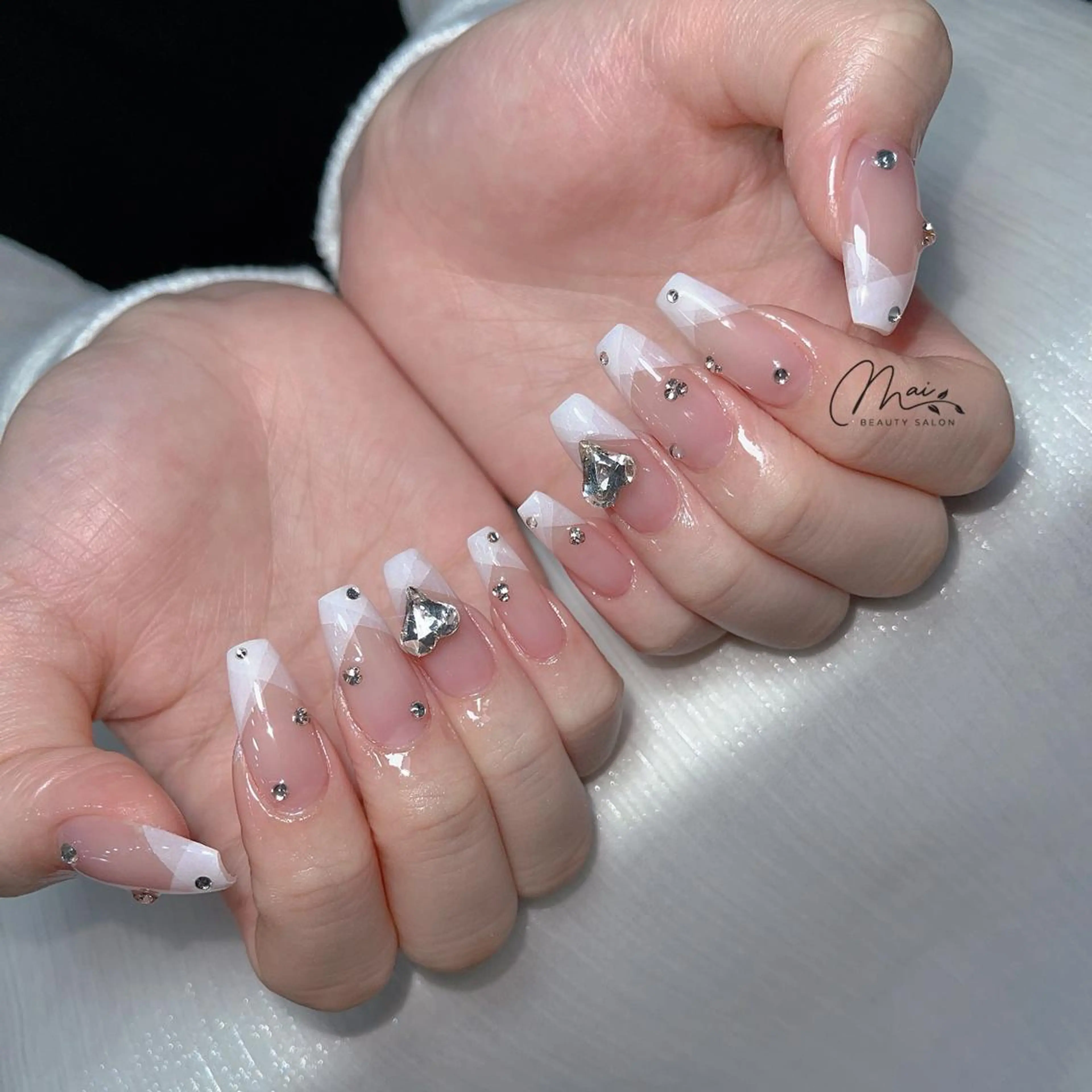 ネイル チークネイル フラッシュネイル フットネイル ジェルネイル マグネットネイル ハンドネイル MaiBeauty dodoのネイルデザイン