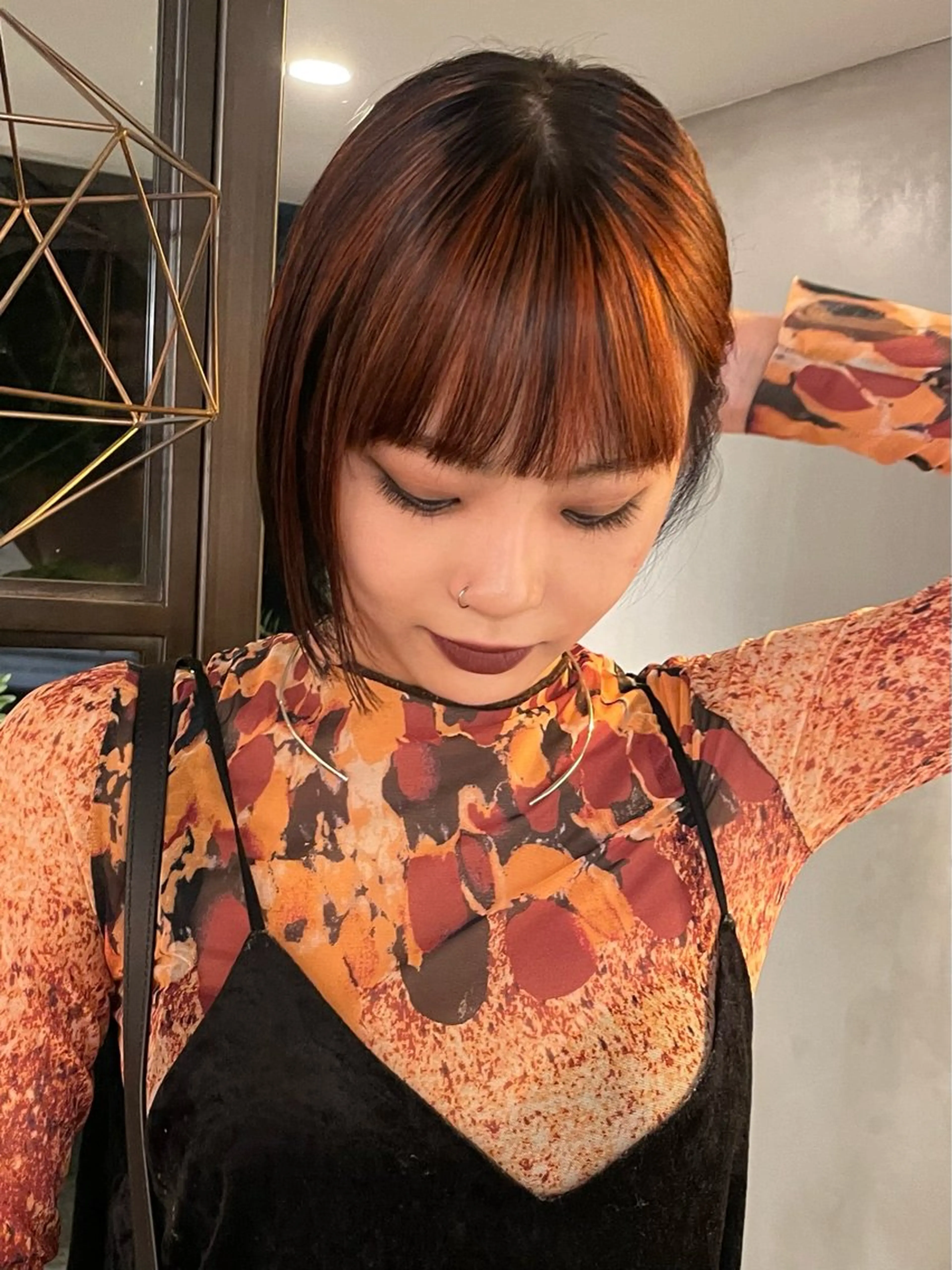 ショート カラー ブリーチ ダブルカラー イヤリングカラー ハイライトカラー ハイトーンカラー ヘアカラー トリートメント スパイラルパーマ 🌐hina⭐️のヘアスタイル