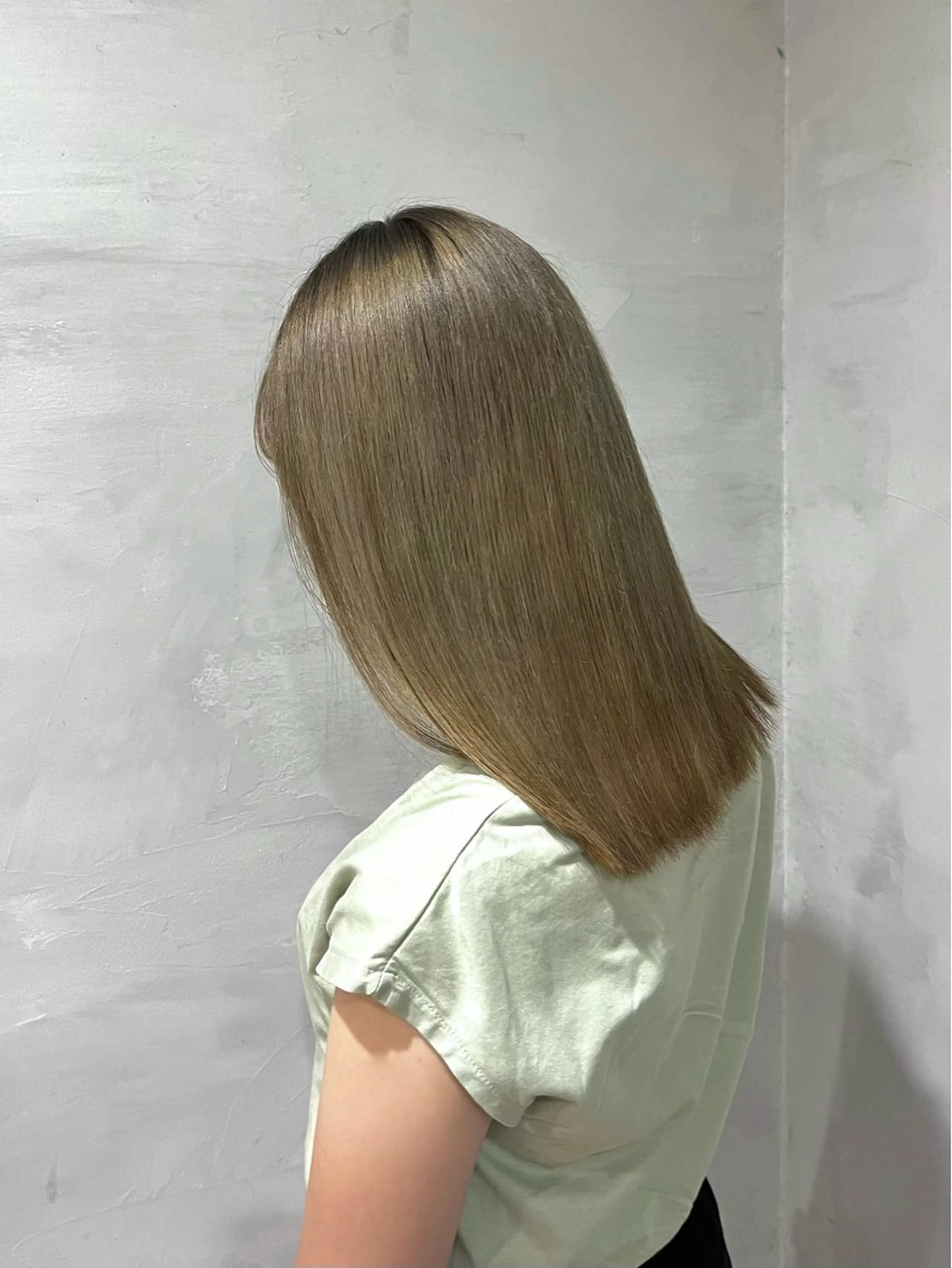 ミディアム カラー 中川 もえか【明石】のヘアスタイル