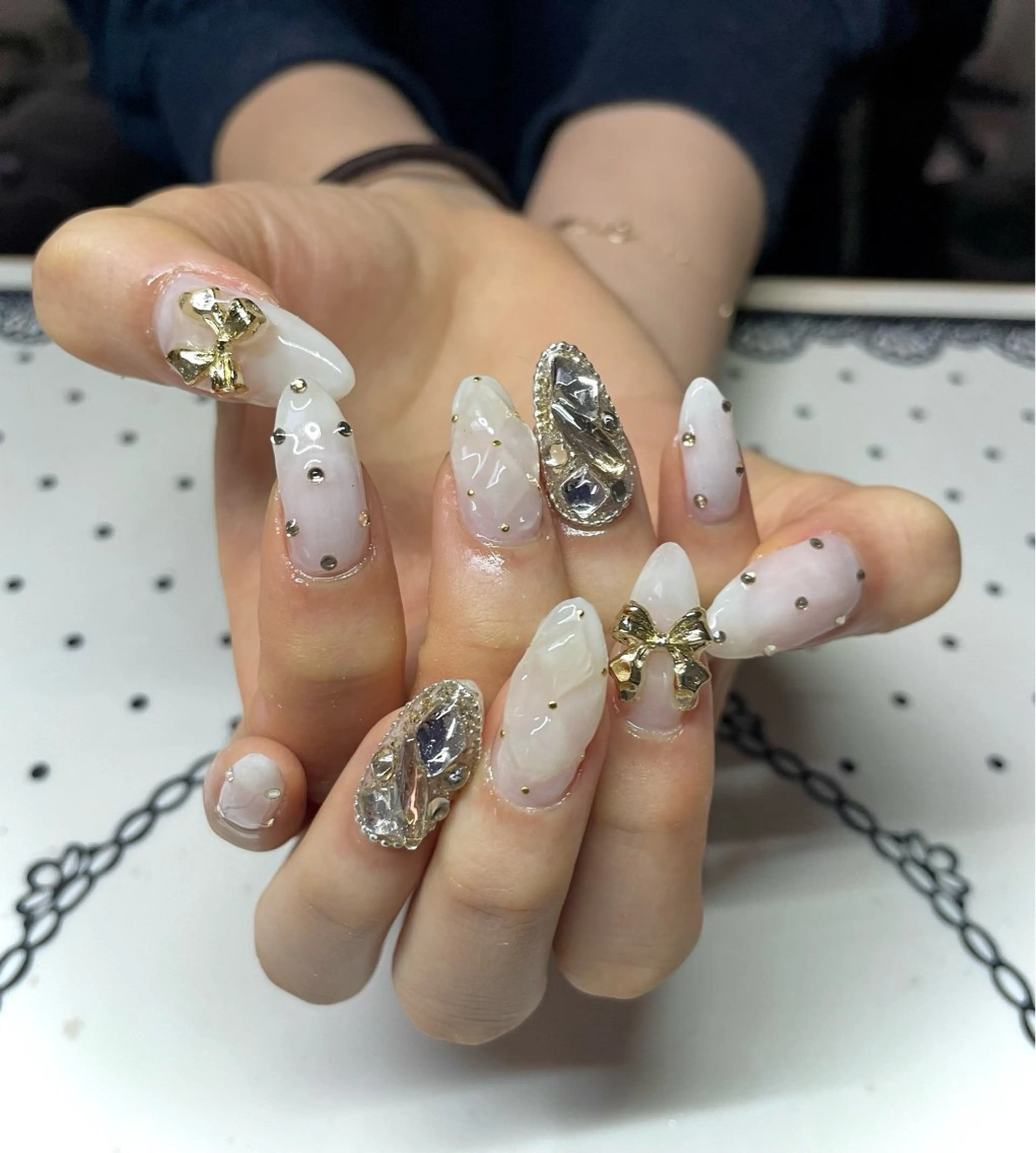 ネイル 持ち込み リボン ハンドネイル nailsalon sugarr所属・nailist cocoのネイルデザイン