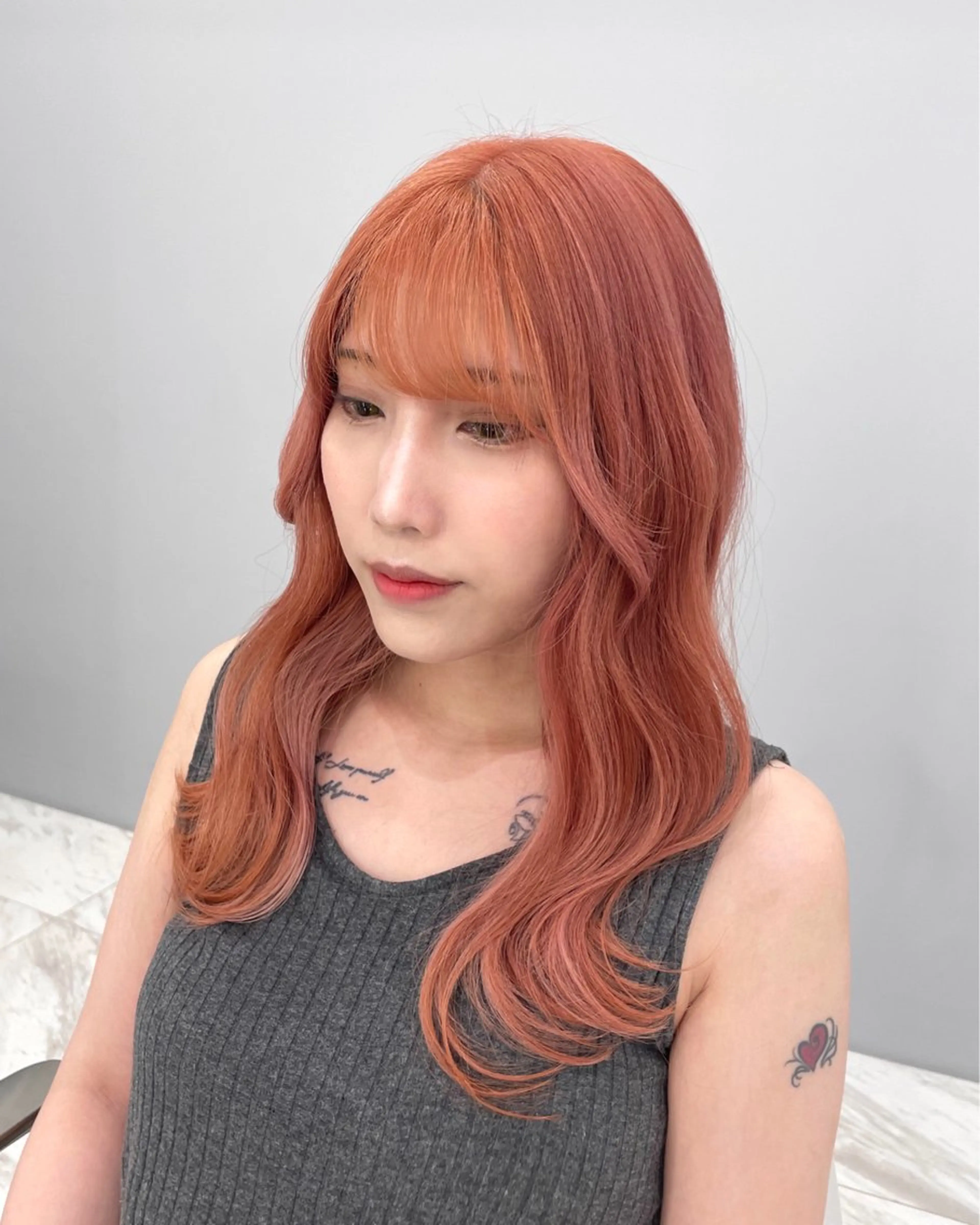 セミロング カラー ヘアカラー トリートメント 菜々🫧新宿 透明感ケアブリーチのヘアスタイル