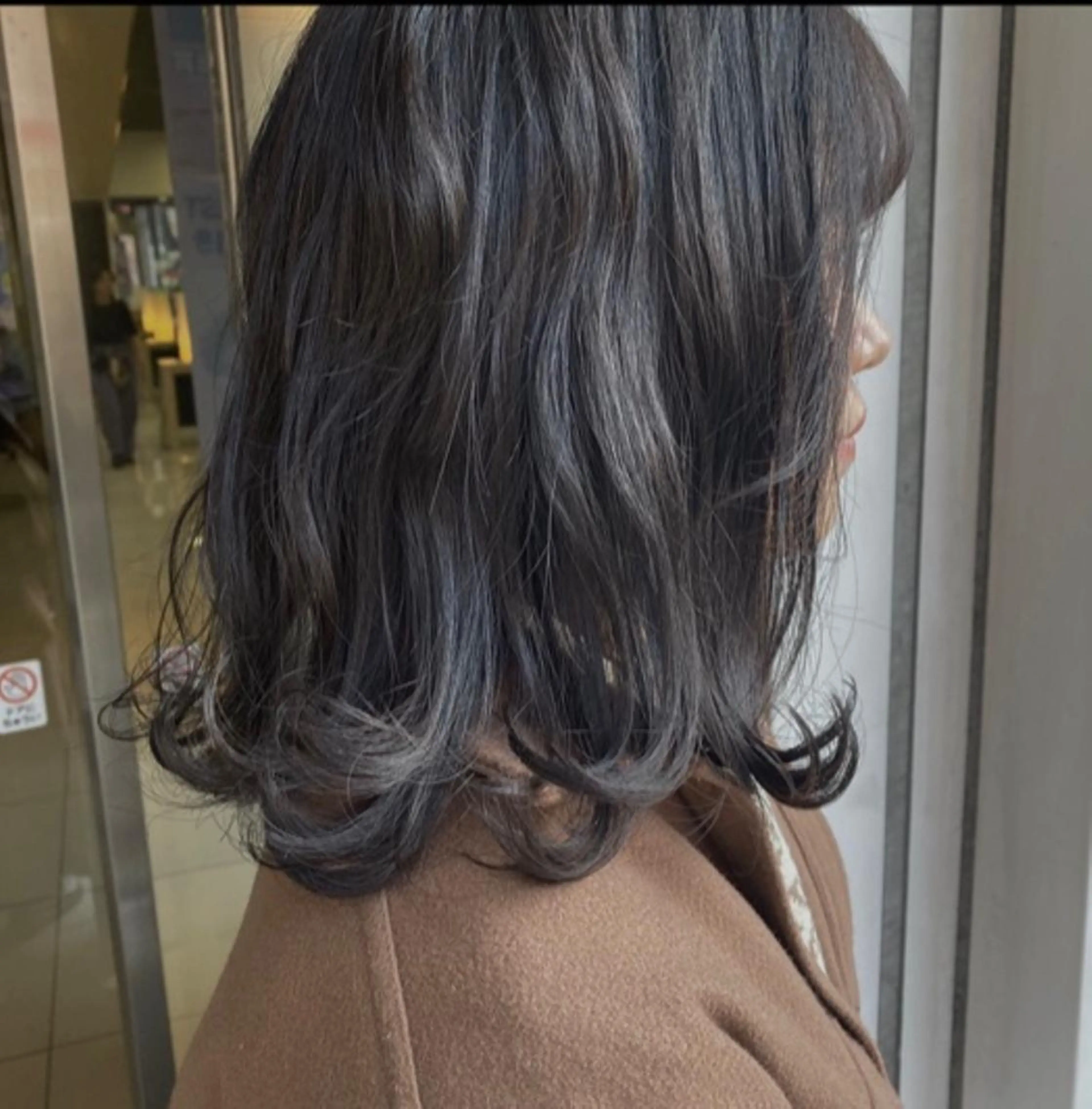 セミロング カラー 滝本 里実のヘアスタイル