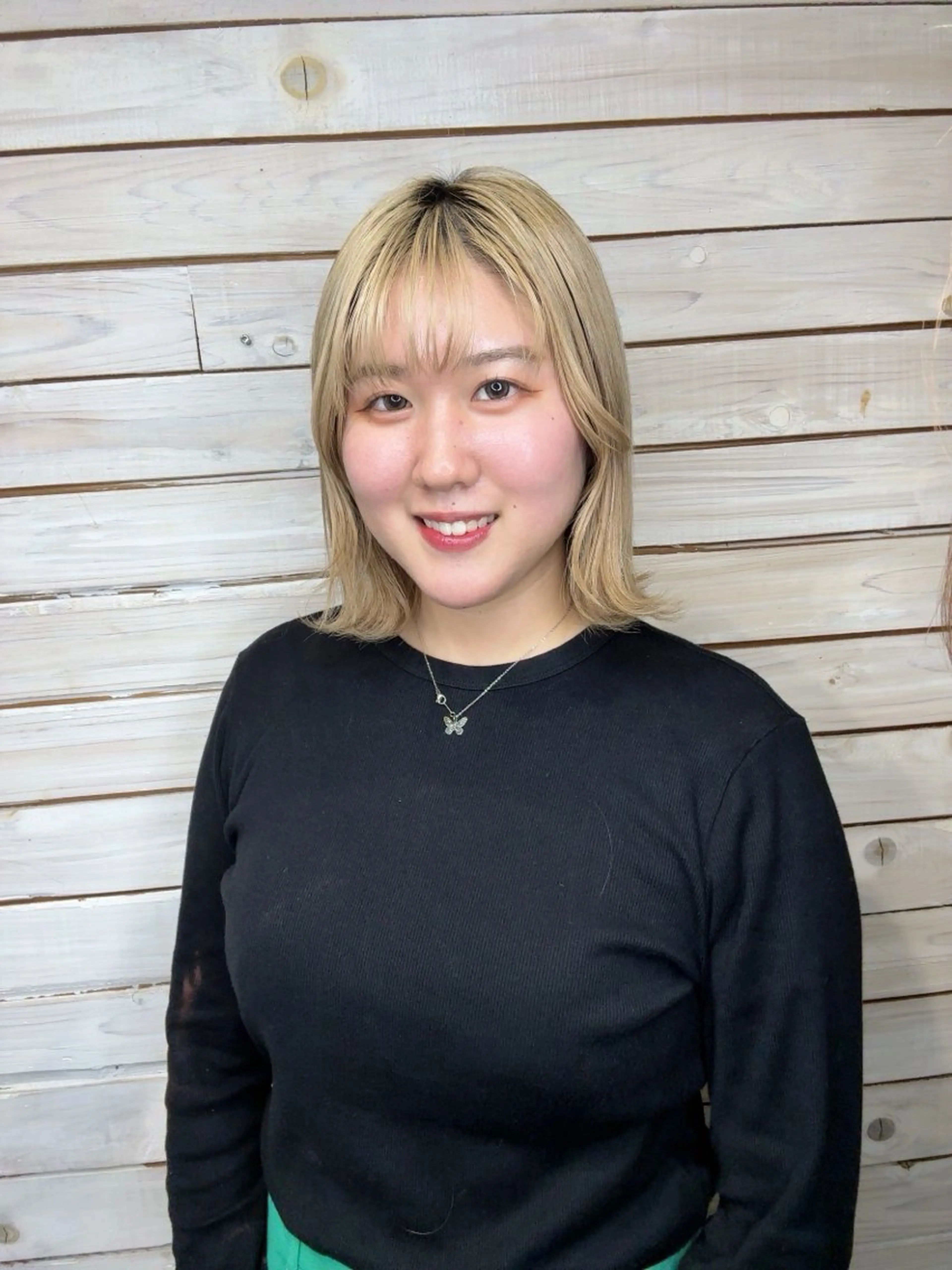 ミディアム レイヤーカット 松田 慧児のヘアスタイル