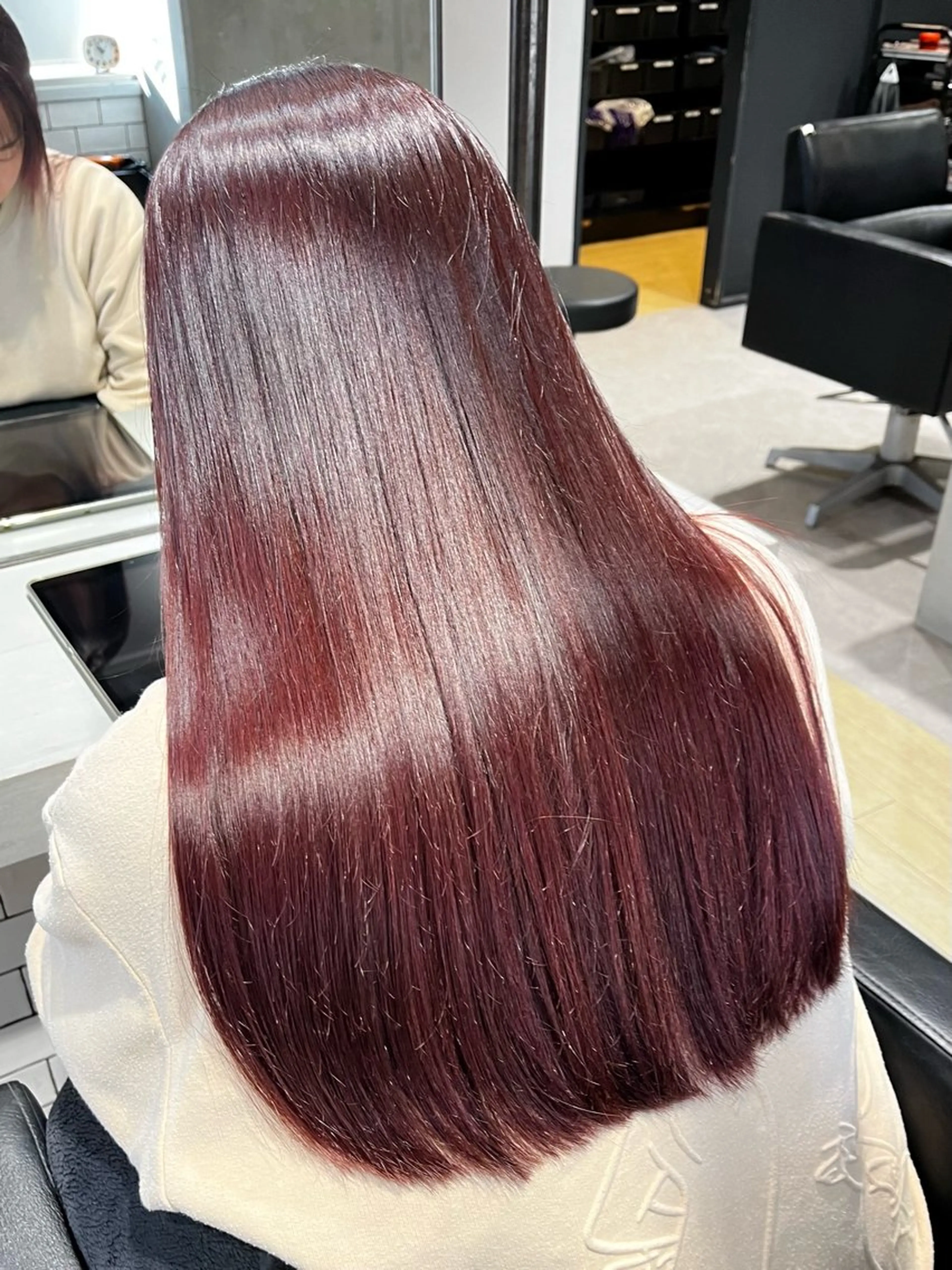 ロング カット ヘアカラー トリートメント いとう りょうたのヘアスタイル