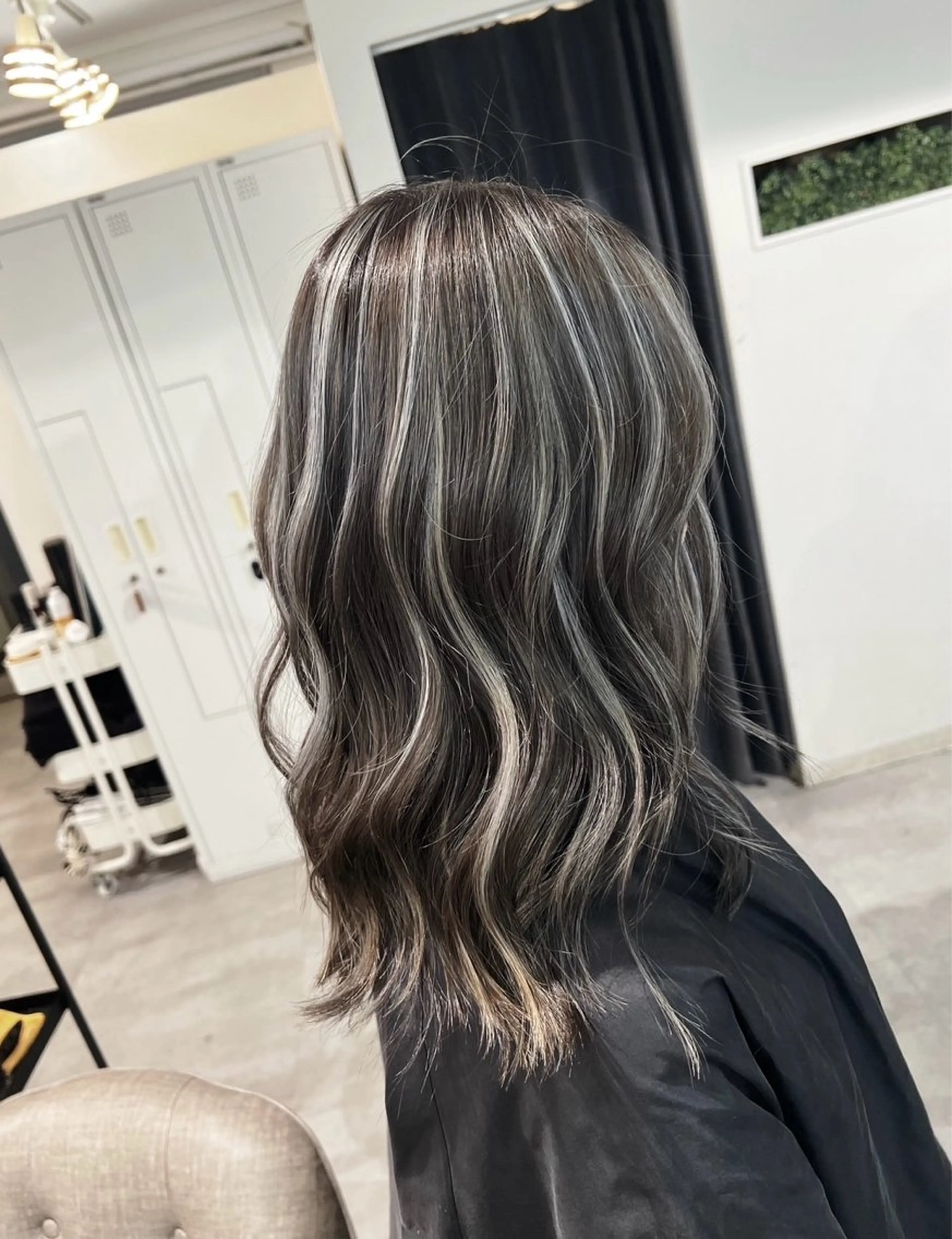 セミロング カラー ダークグレー ダークグレージュ グレージュ ハイライトカラー ハイライト ヘアカラー トリートメント ROBIN所属・指名数No.1 /NAOYAのヘアスタイル