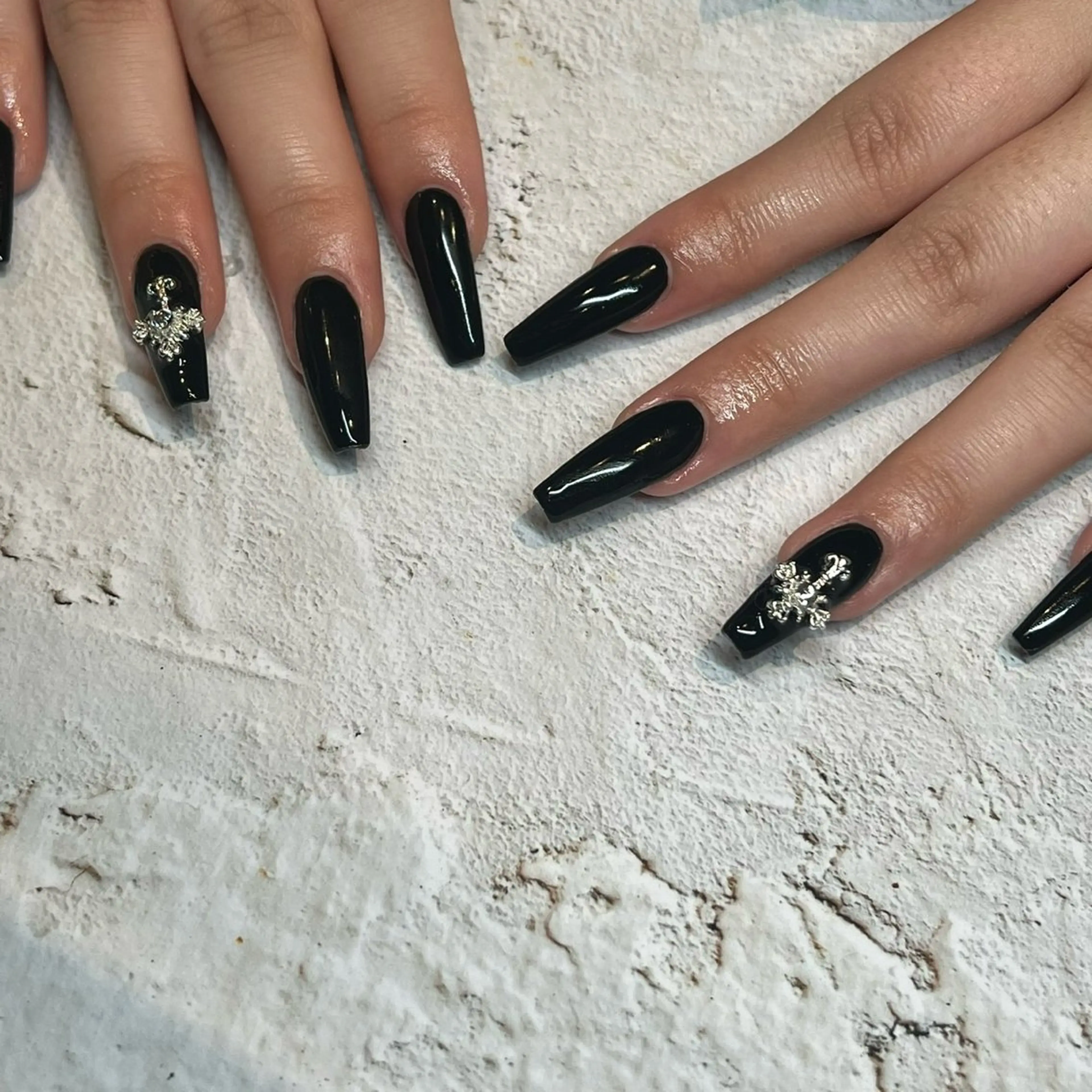 🍒練習モデル🍒オフなし  チップ長さだしワンカラー3000円マグネットorフラッシュ4000円🖤の写真