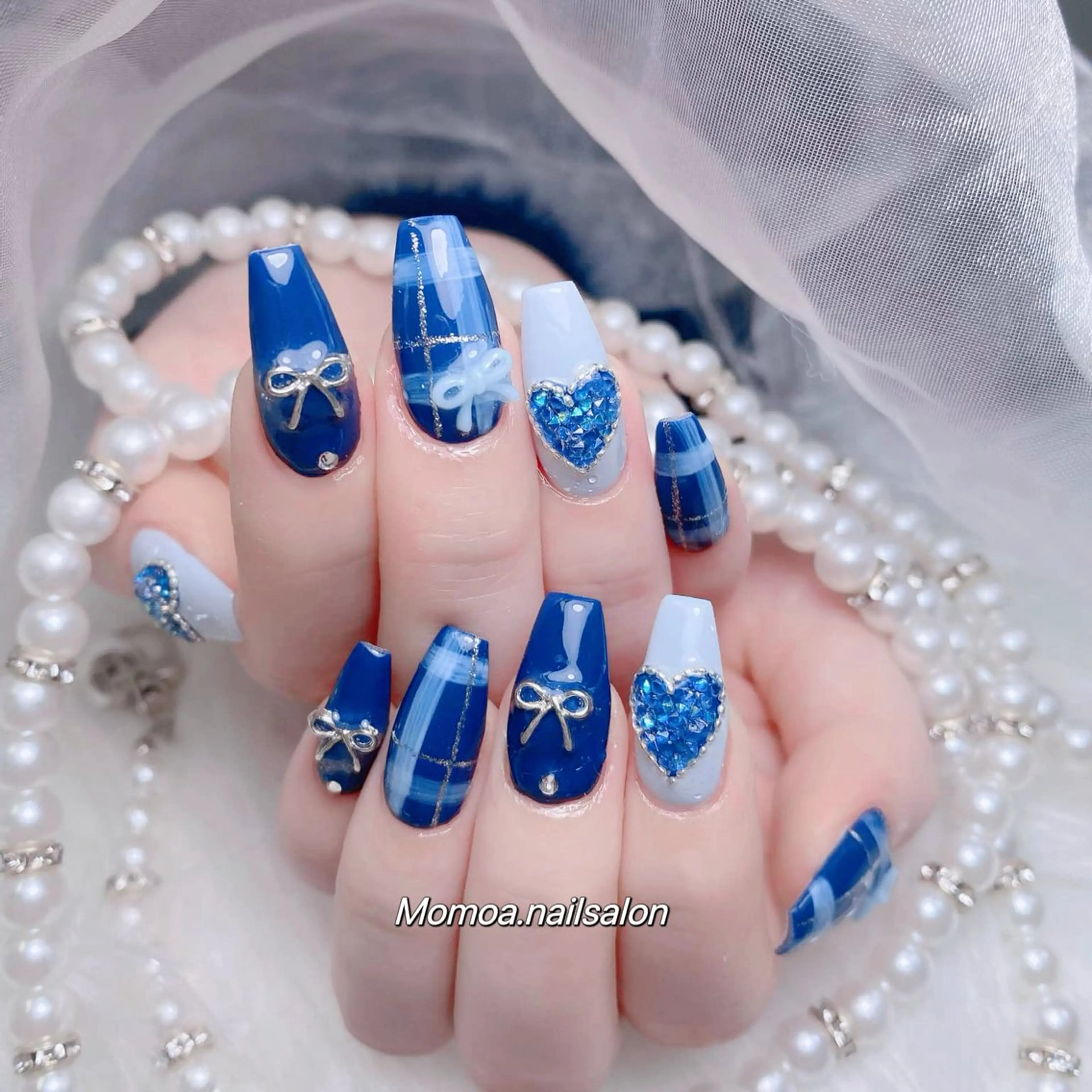 ネイル 成人式 ジェルネイル ロングネイル マグネットネイル ミディアムネイル ハンドネイル MoMoA Nail ネイル長さ出し専門店のネイルデザイン