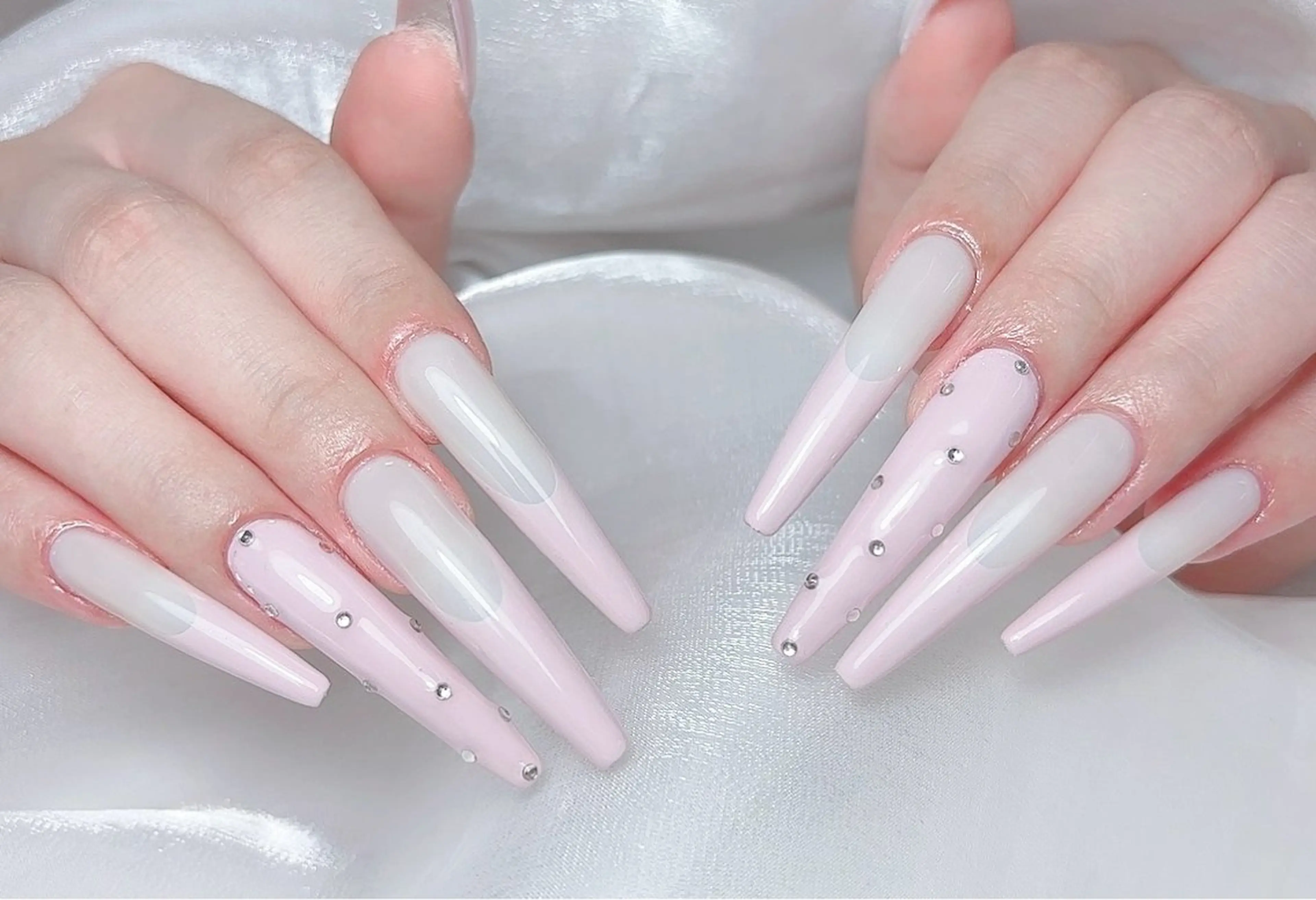 ネイル ハンドネイル ネイルサロン Auraのネイルデザイン