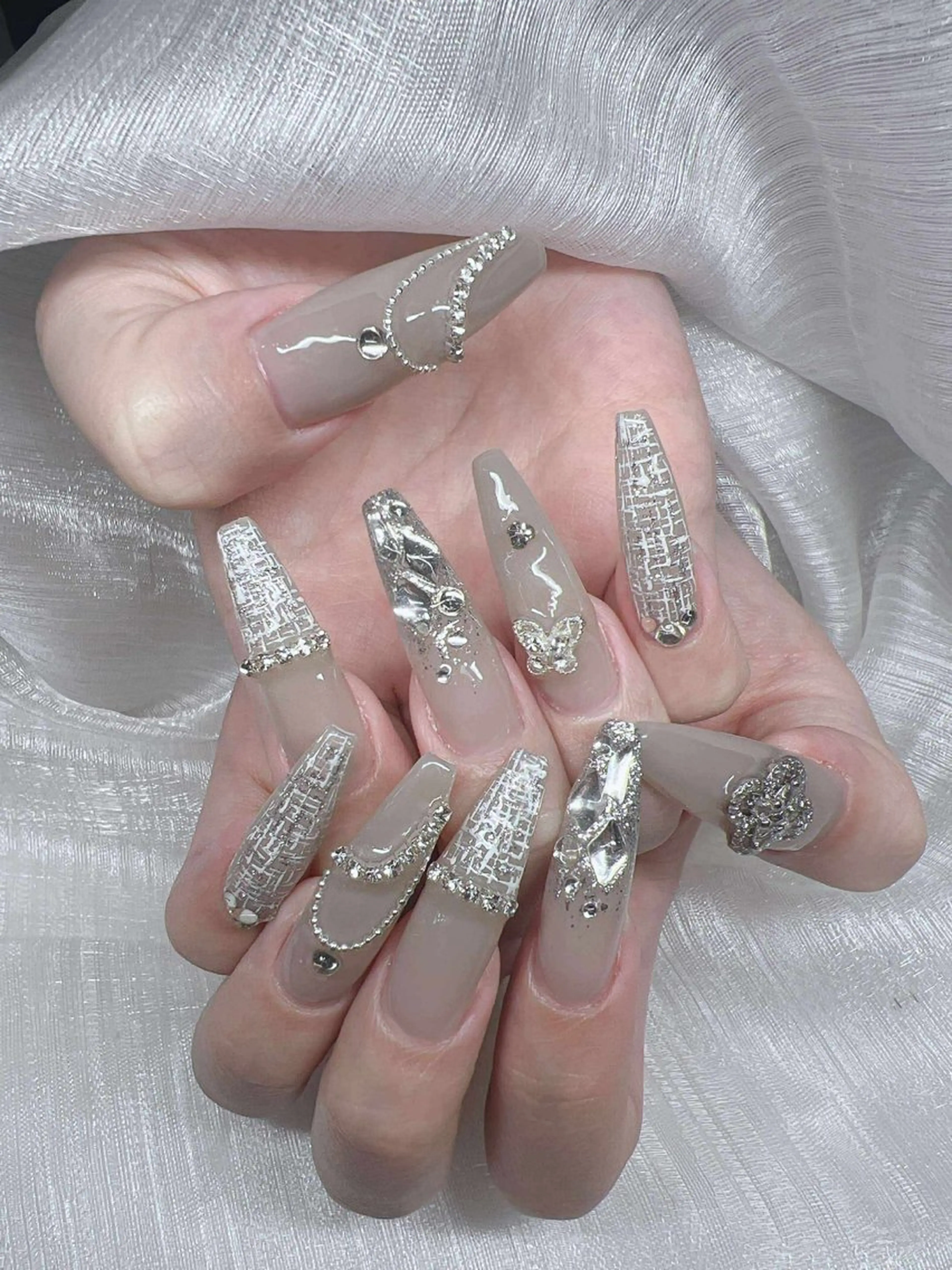 ネイル 長さ出し グラデーション 卒業式 キラキラネイル マグネットネイル ハンドネイル Lee Nailsのネイルデザイン