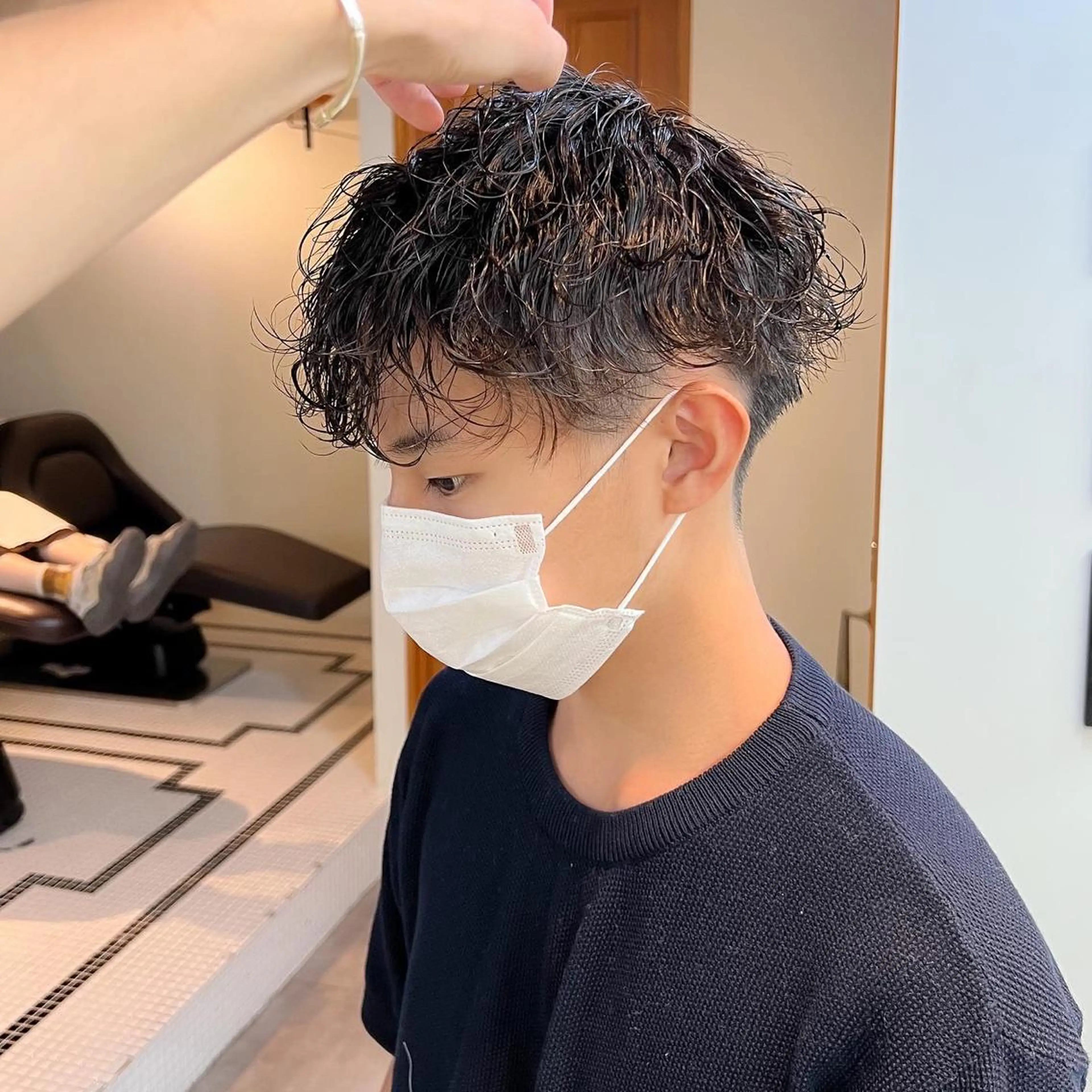 カラー パーマ メンズ メンズパーマ 波巻きパーマ スパイラルパーマ カット パーマ スパイキーショート/ メンズヘア/hugeのヘアスタイル