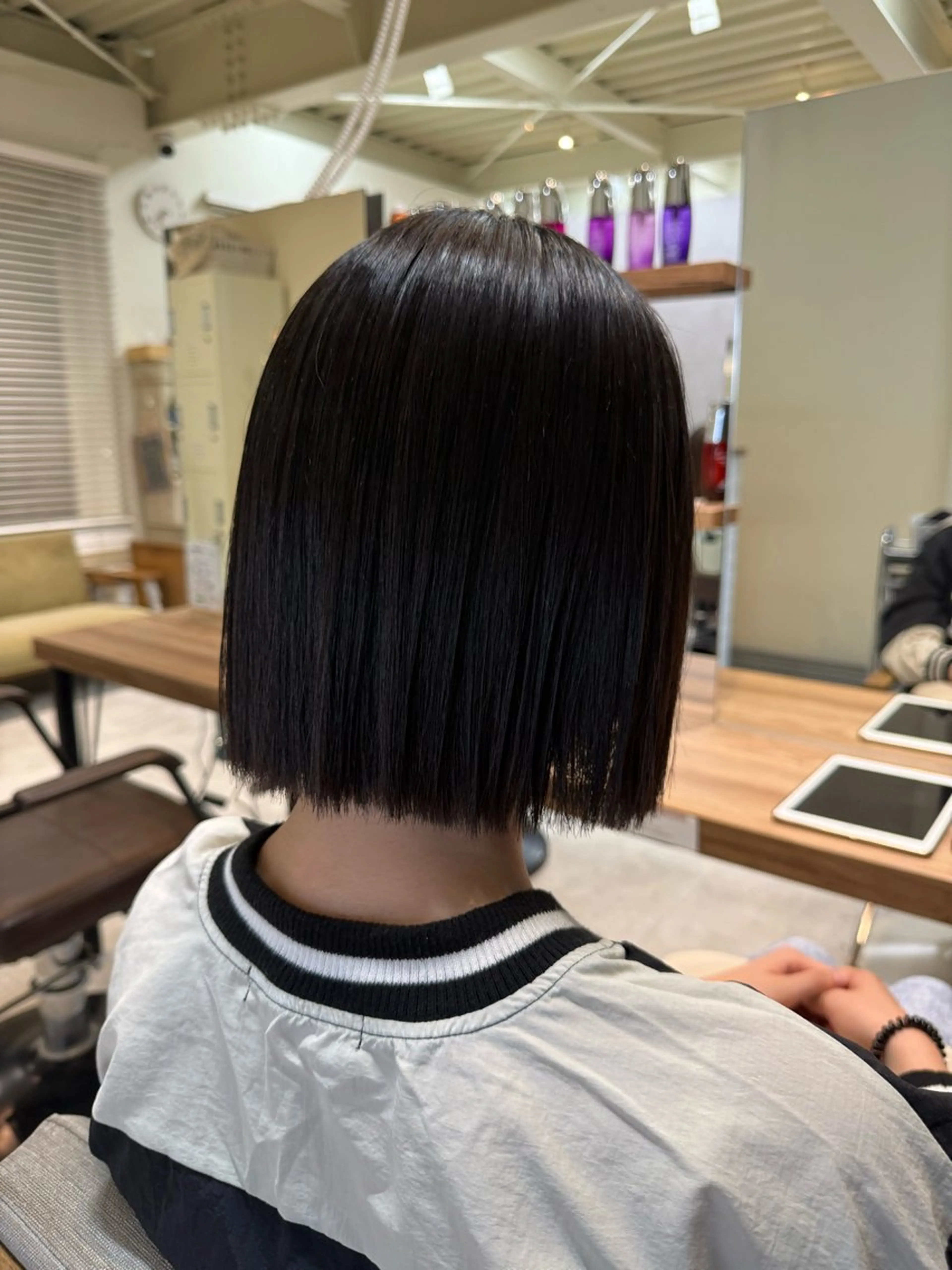 ミディアム ボブ 外ハネヘア カット 近田 小桜のヘアスタイル