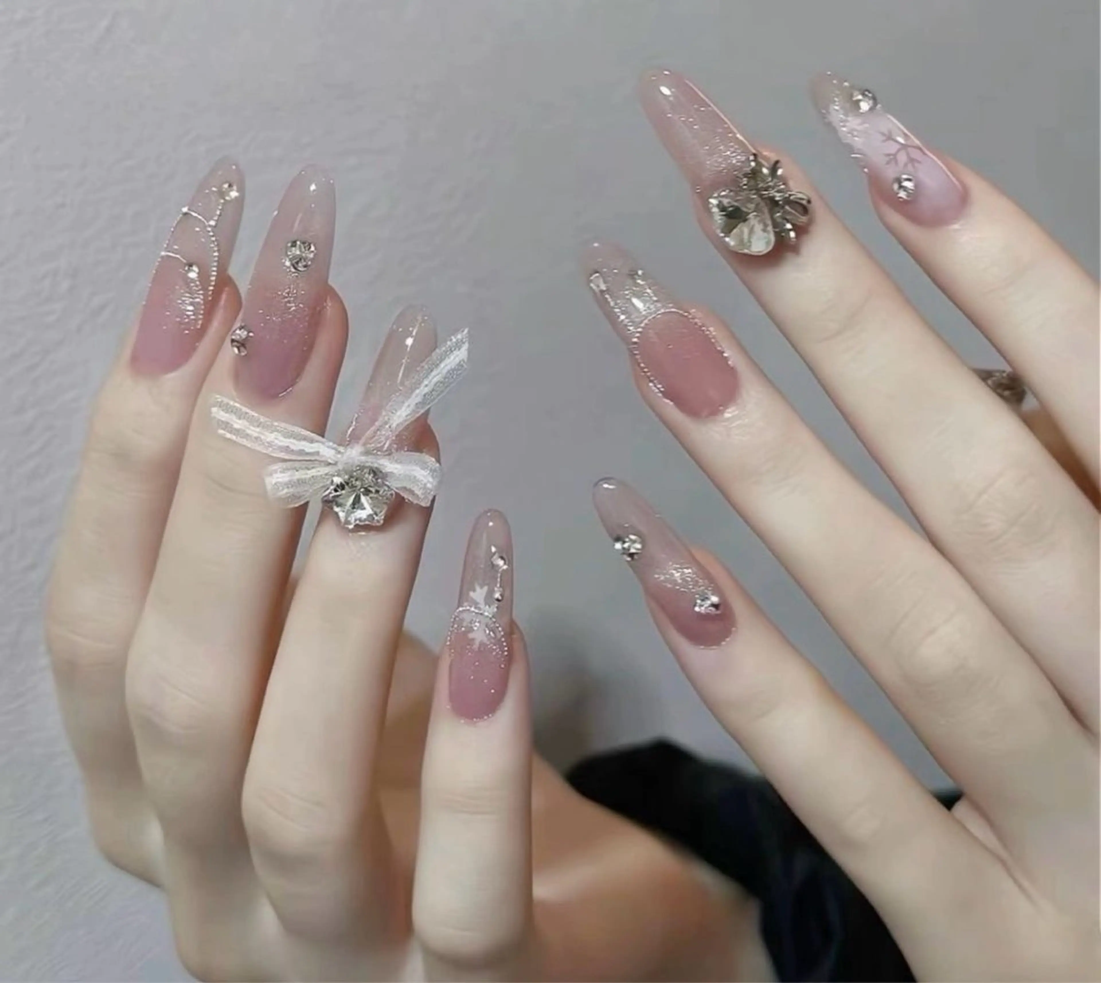 ネイル マグネットネイル ピンク ネイルチップ 冬ネイル Lee Nailsのネイルデザイン