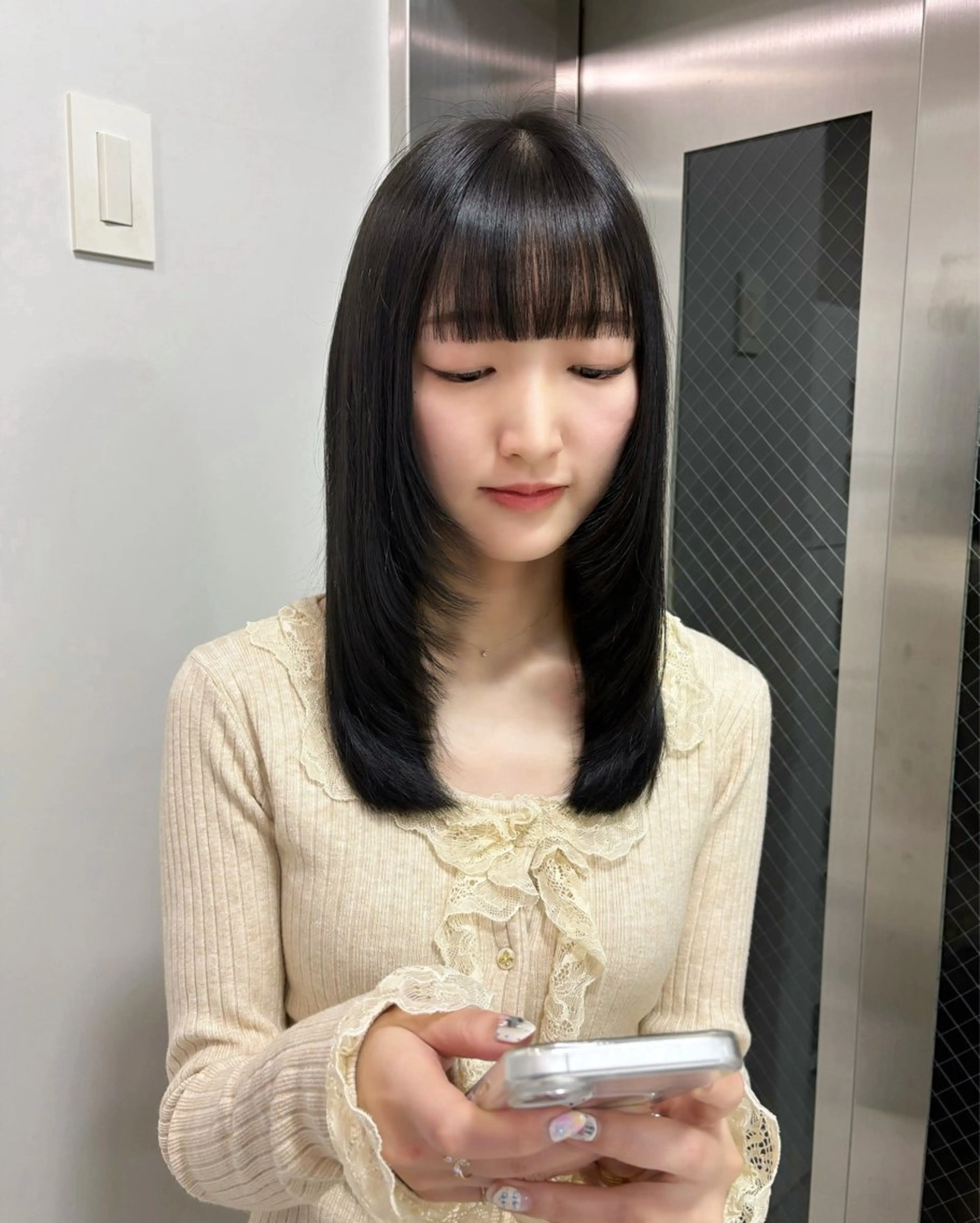 セミロング カラー 黒髪 ブルーカラー ブルーブラック 顔周りカット 髪質改善 カット ヘアカラー Beleza Era所属・韓国レイヤー/ 縮毛矯正🎀minaのヘアスタイル