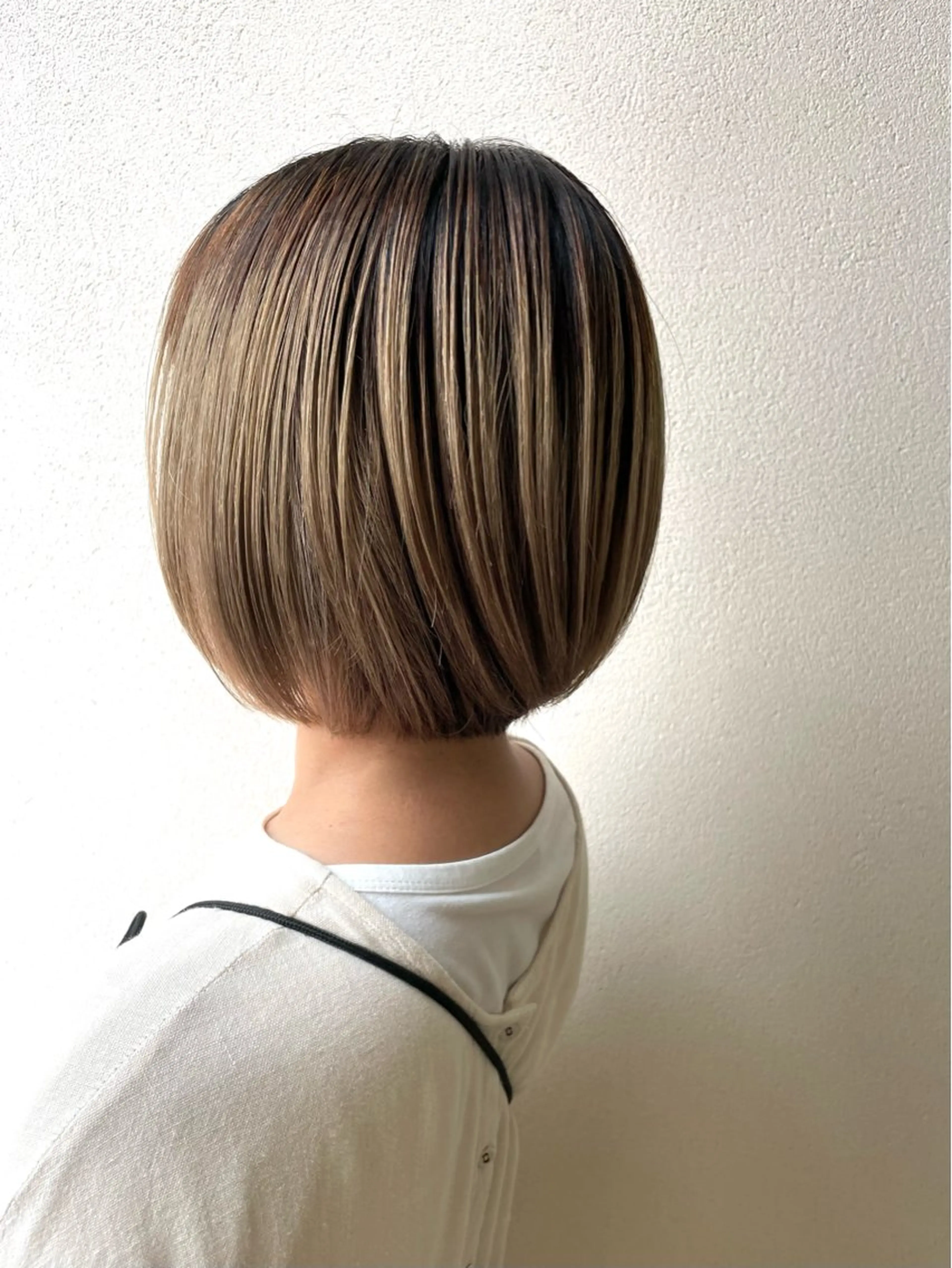 ショート ボブ 沢田 瞳のヘアスタイル