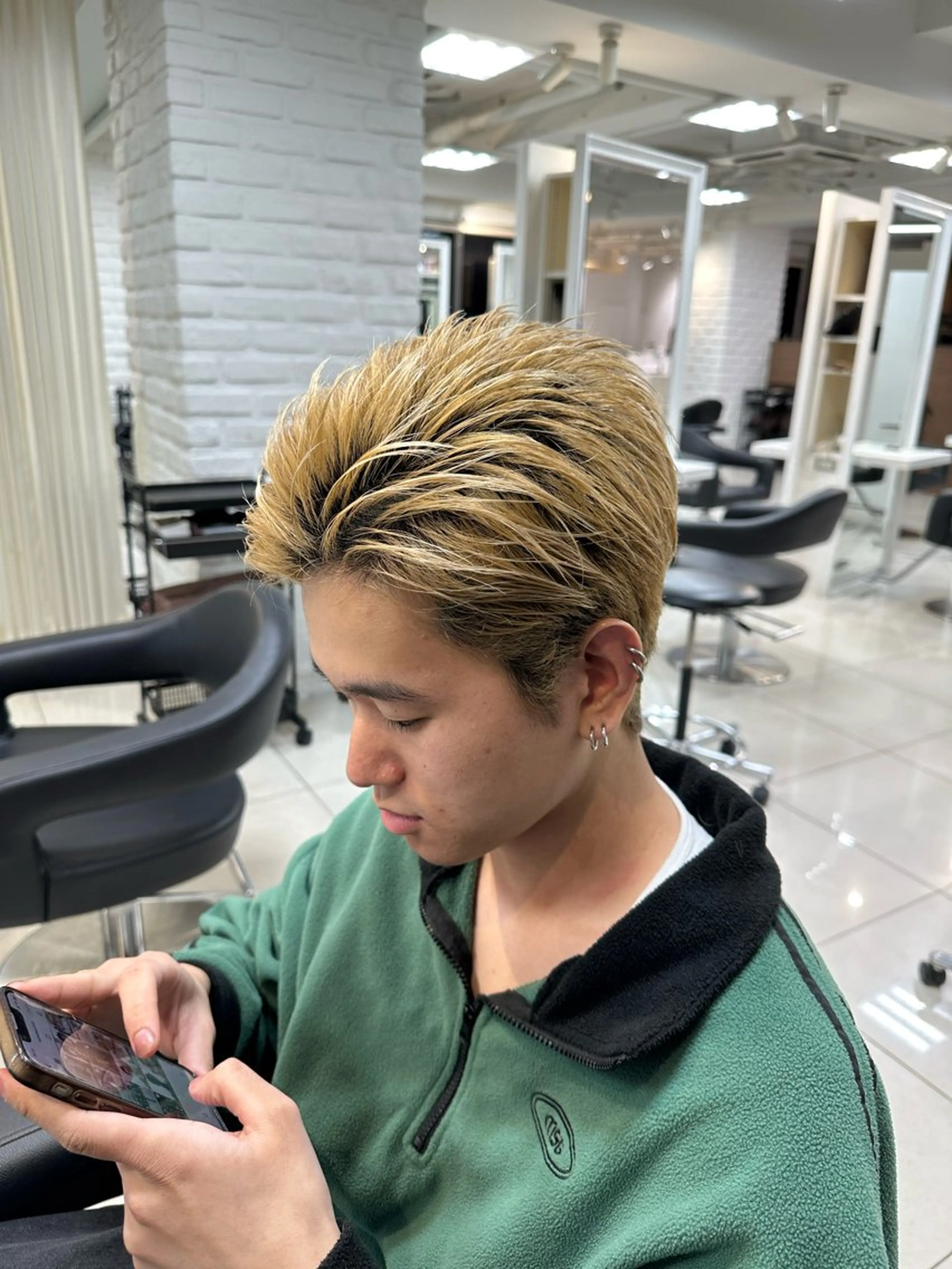 ショート カラー メンズ ショートヘア カット ヘアカラー トリートメント フェザーパーマ職人 🪶ryosukeのヘアスタイル
