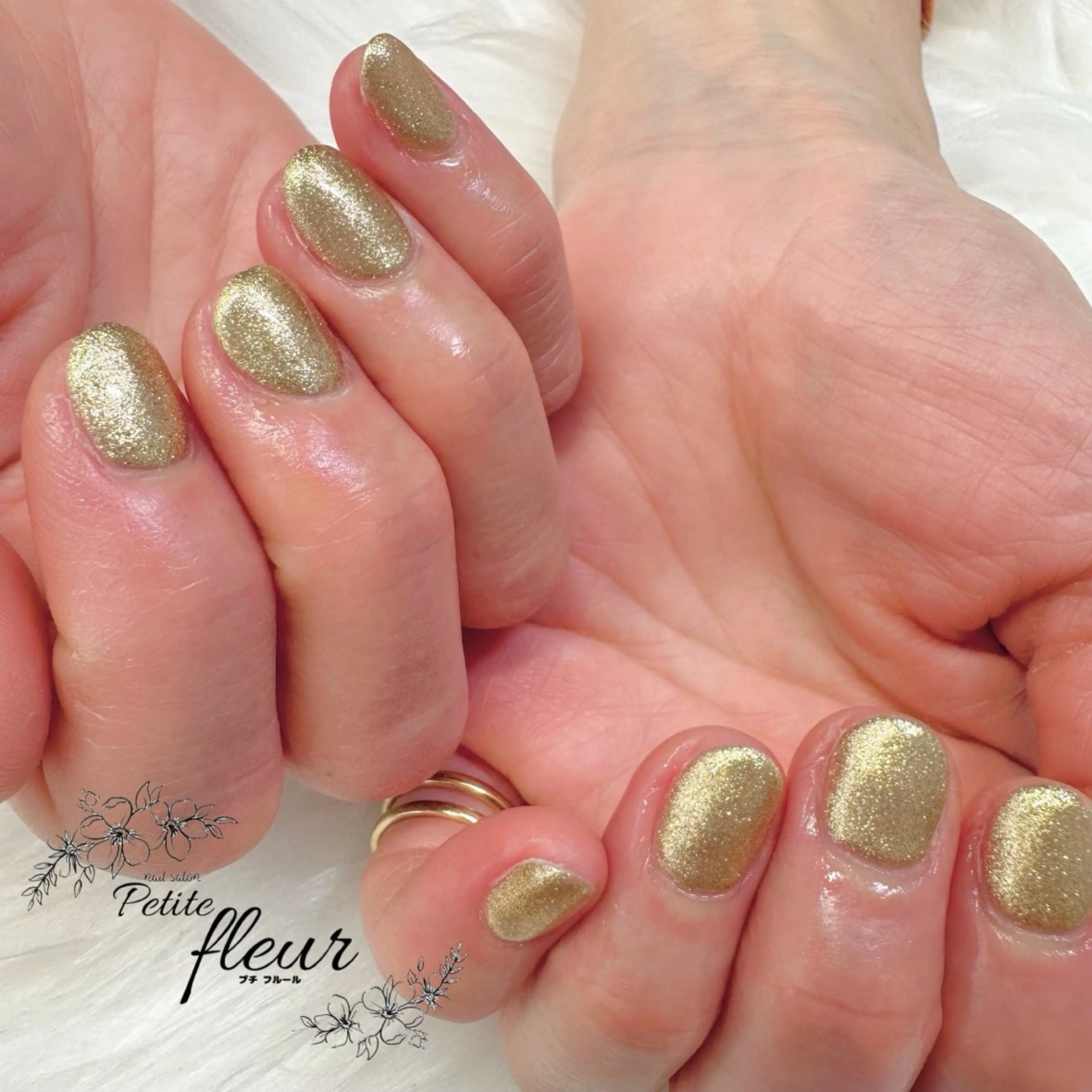 ネイル ゴールド キラキラネイル ❁⃘*。Petite fleur❁⃘*りさのネイルデザイン