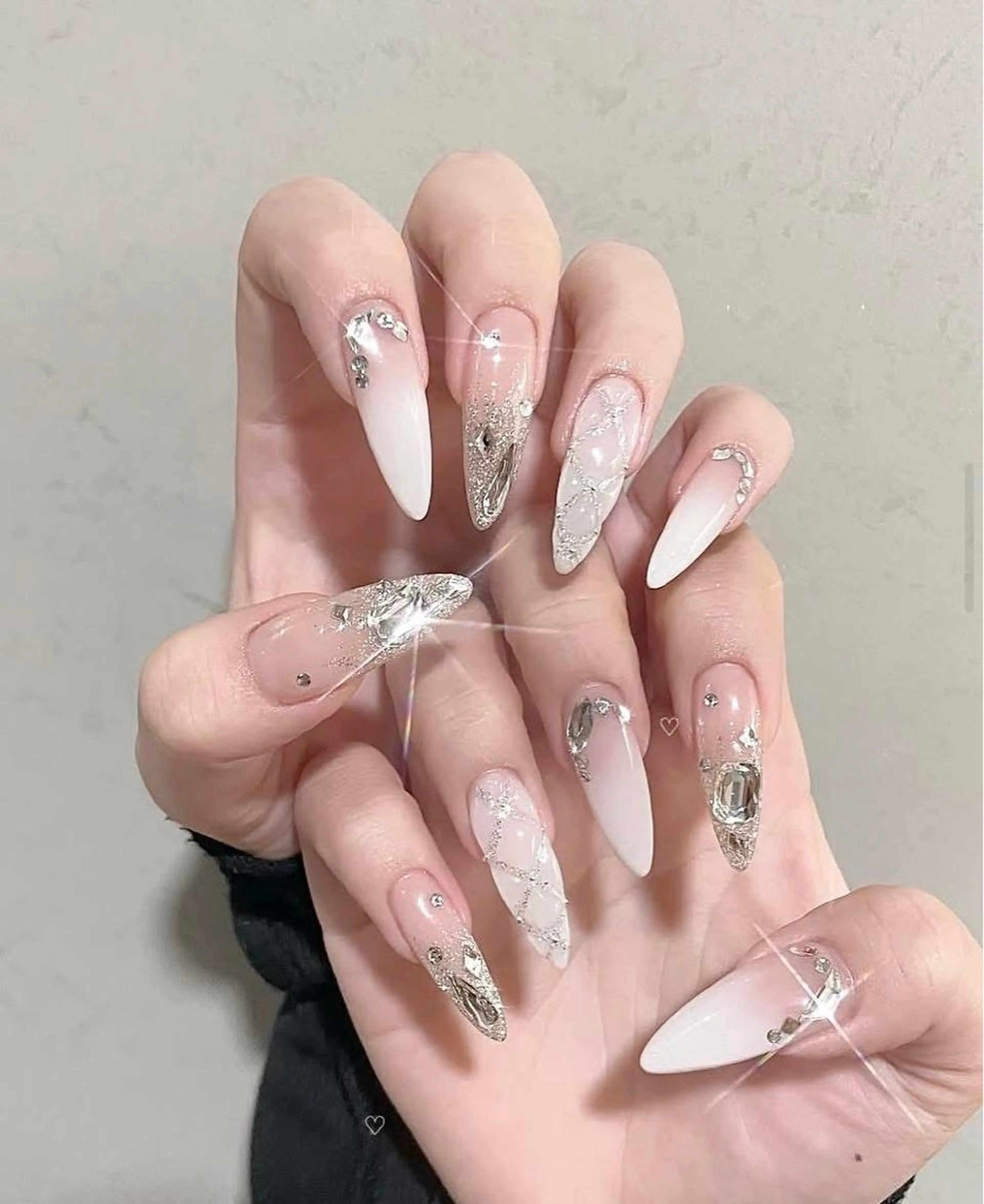 ネイル アートネイル オーロラネイル チークネイル 長さ出し フットネイル ハンドネイル フットネイル ハンドケア Noiranail_ studio川越西口のネイルデザイン