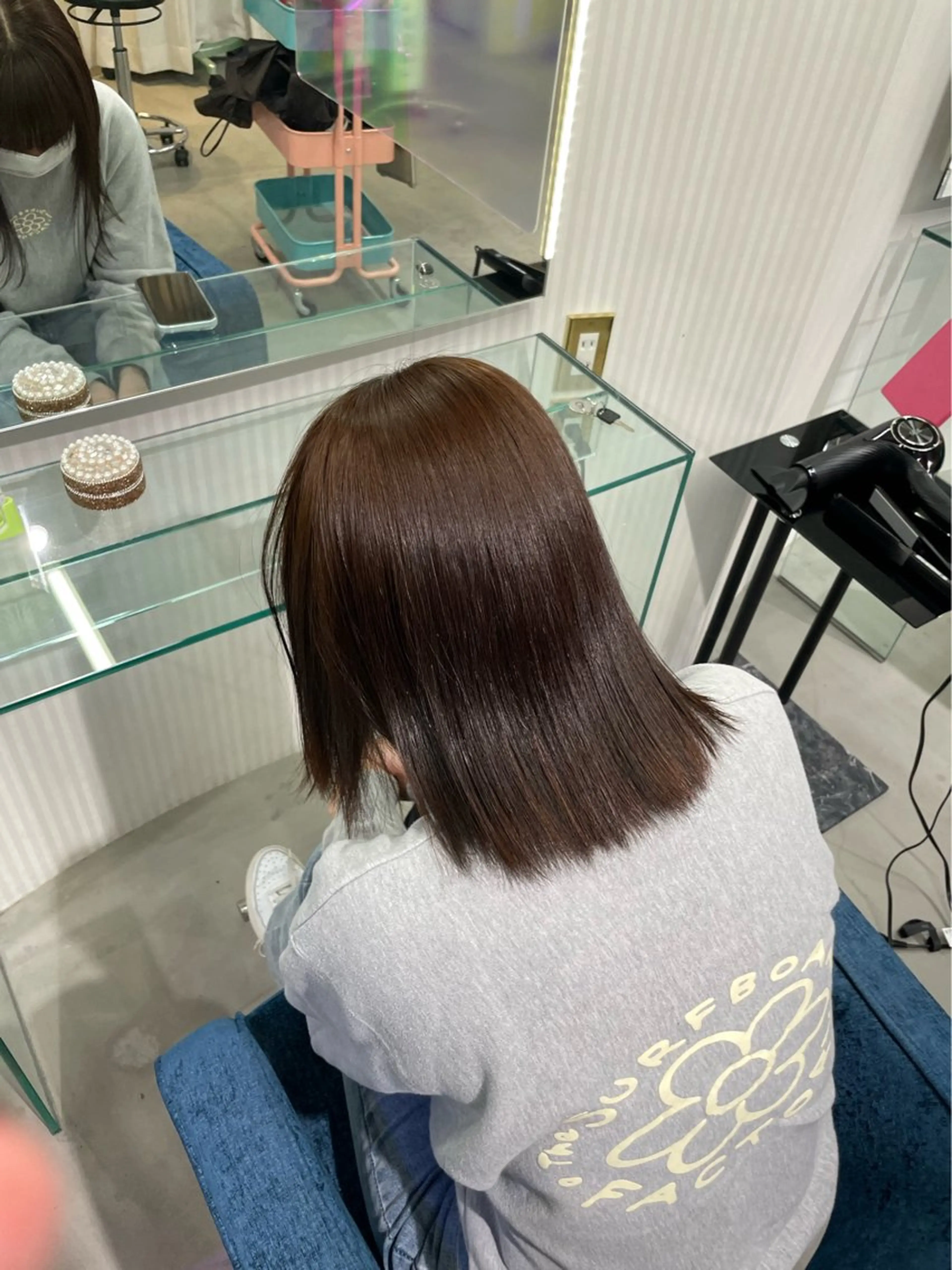 ミディアム カラー カット ヘアカラー トリートメント 安井まゆ _Box mico.のヘアスタイル