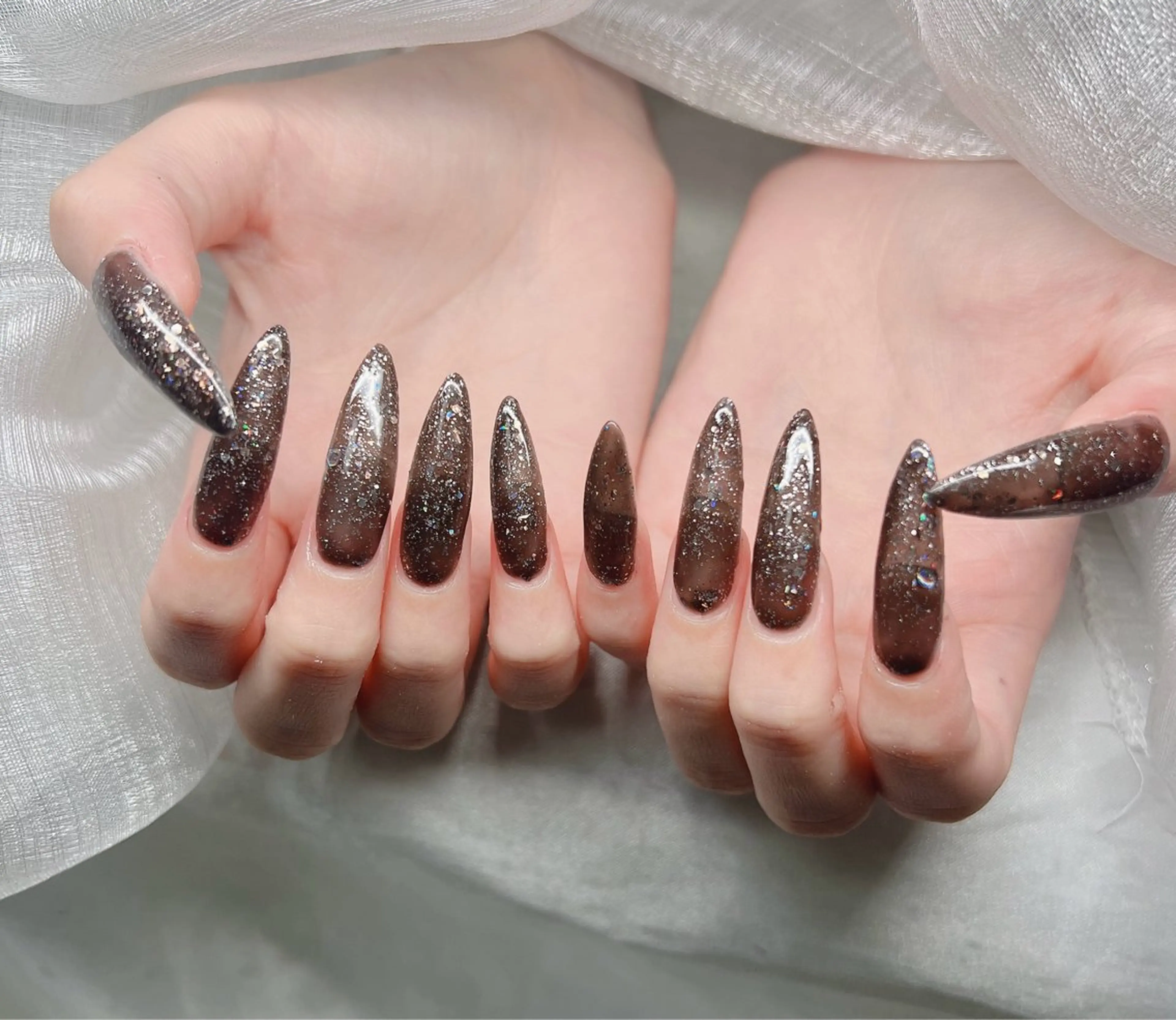 ネイル 長さ出し グラデーション 卒業式 キラキラネイル マグネットネイル ハンドネイル Lee Nailsのネイルデザイン