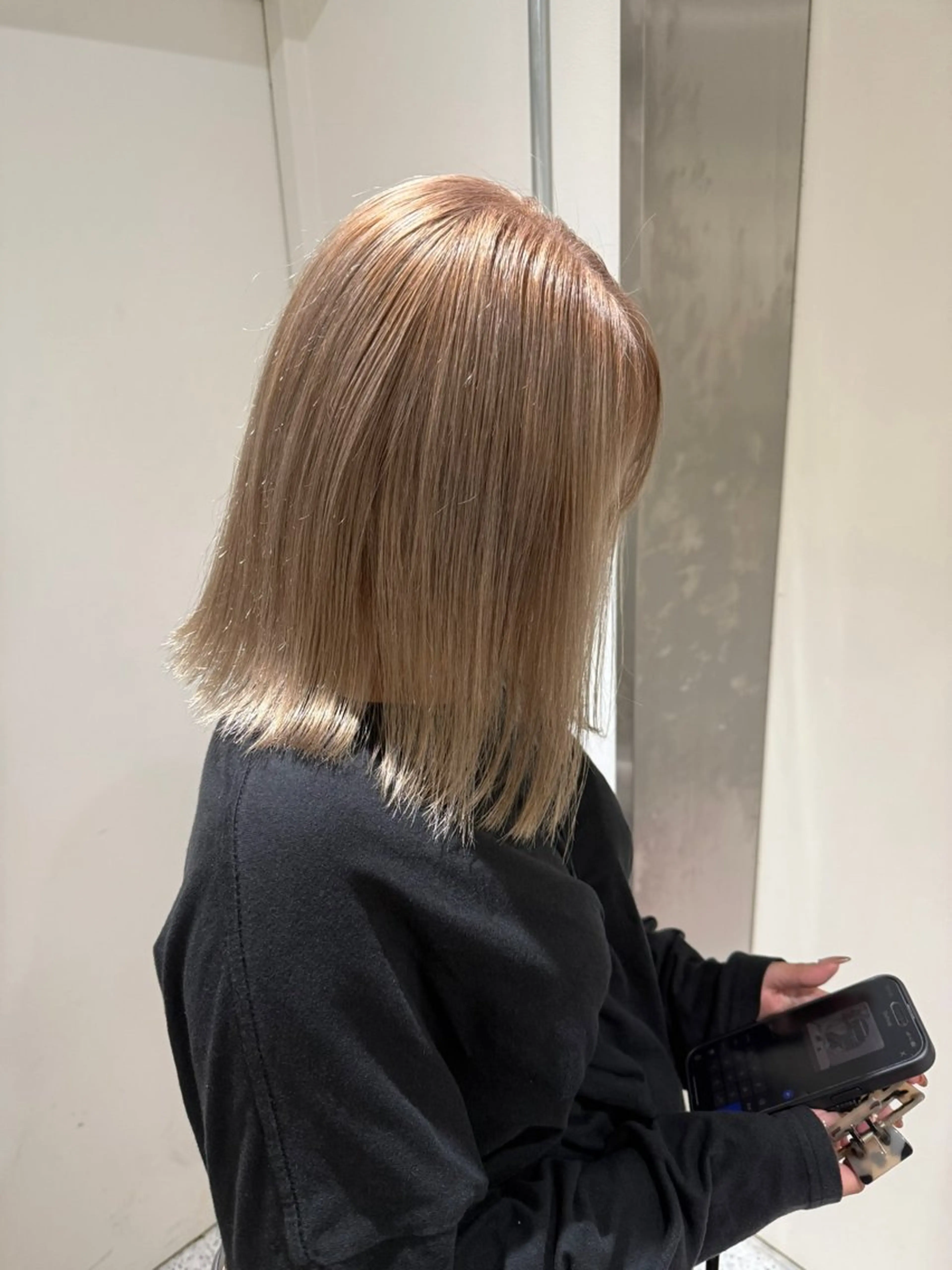 ミディアム ヘアカラー トリートメント SHIORI/ ベージュカラー/ボブのヘアスタイル