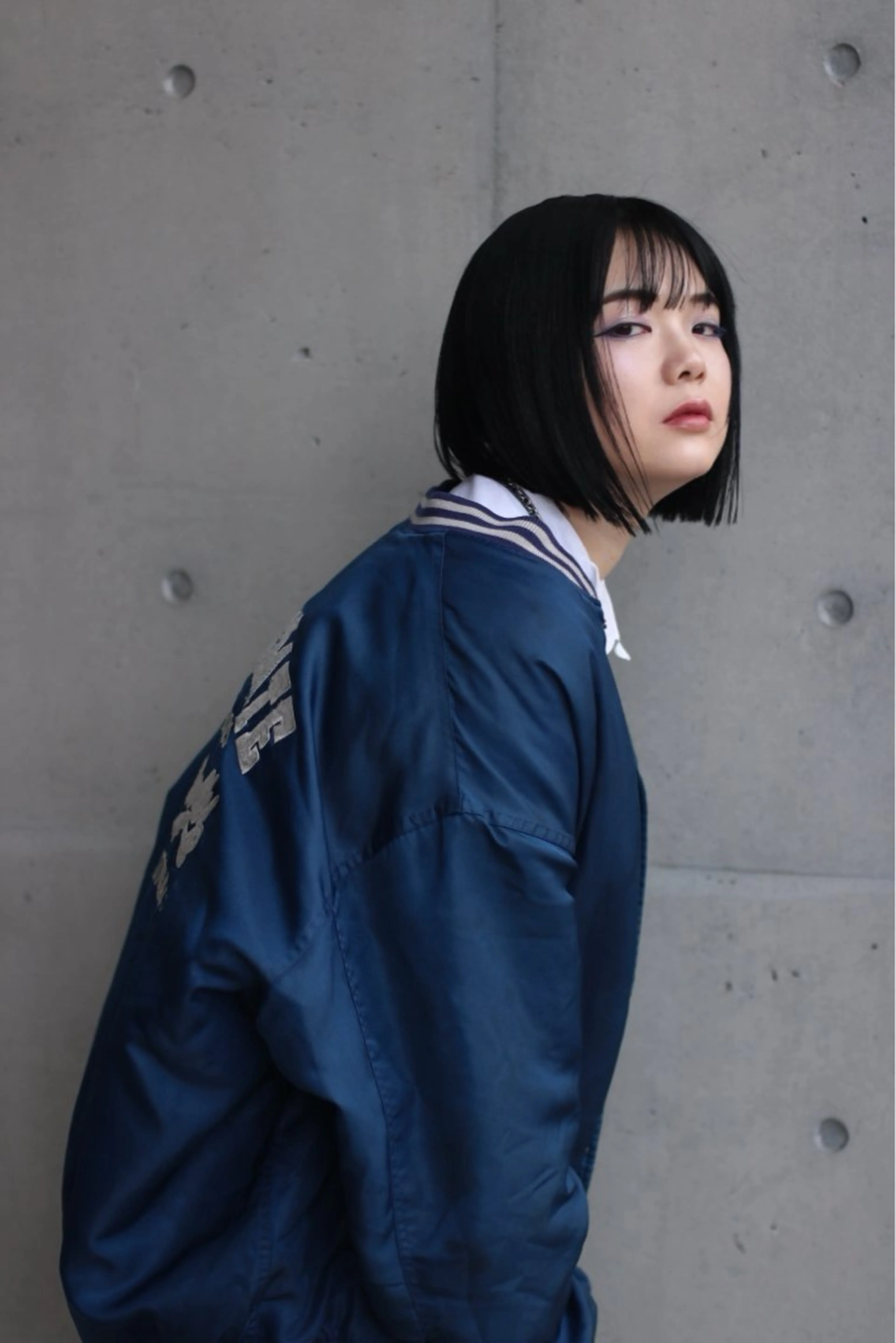 ミディアム 切りっぱなしボブ ボブ カット 鈴木 彩女のヘアスタイル