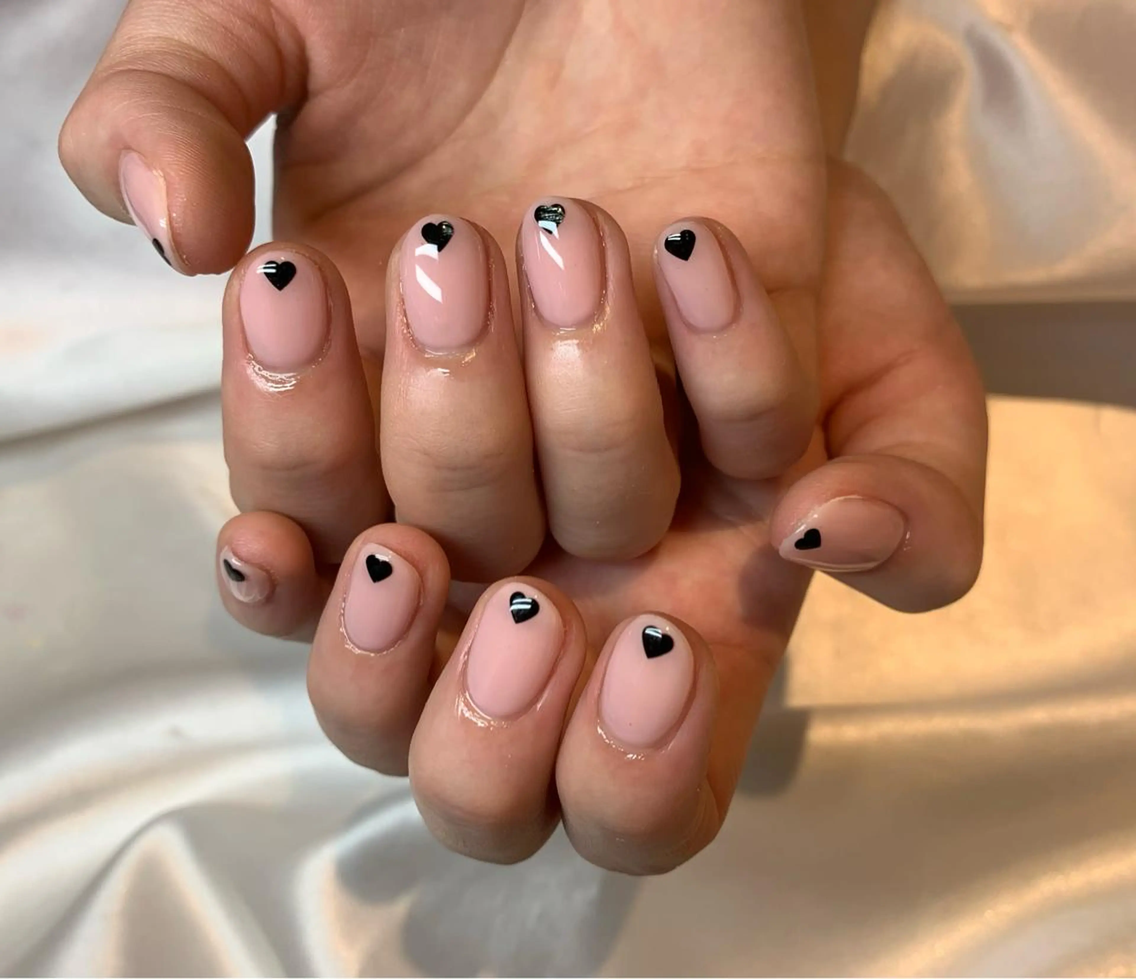 ネイル ハート ホログラムネイル ワンカラーネイル ピンク ハンドネイル 🫧Zina船橋北口 mai🫧のネイルデザイン
