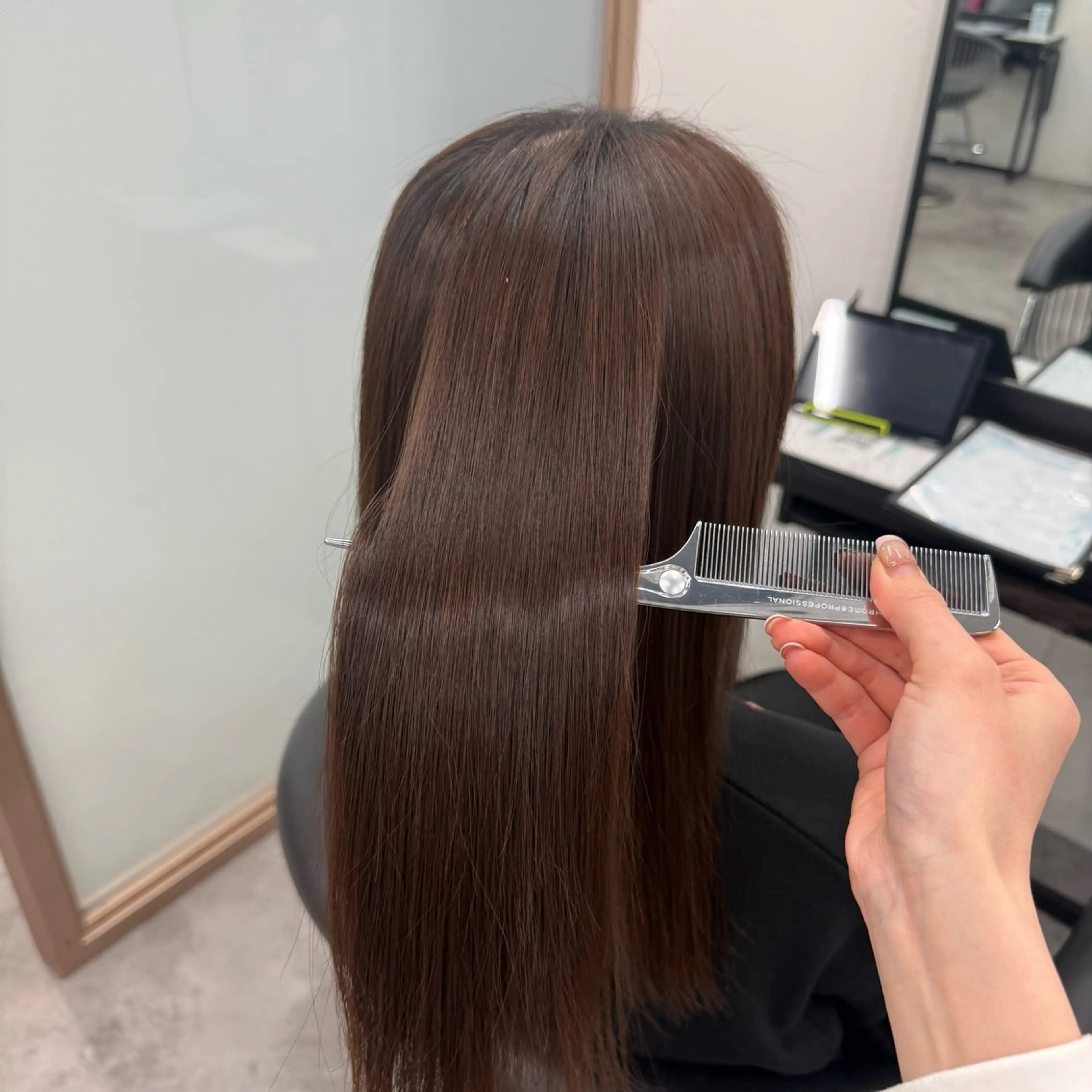 セミロング ヘアカラー トリートメント 🎀 艶カラー 🎀SAEのヘアスタイル