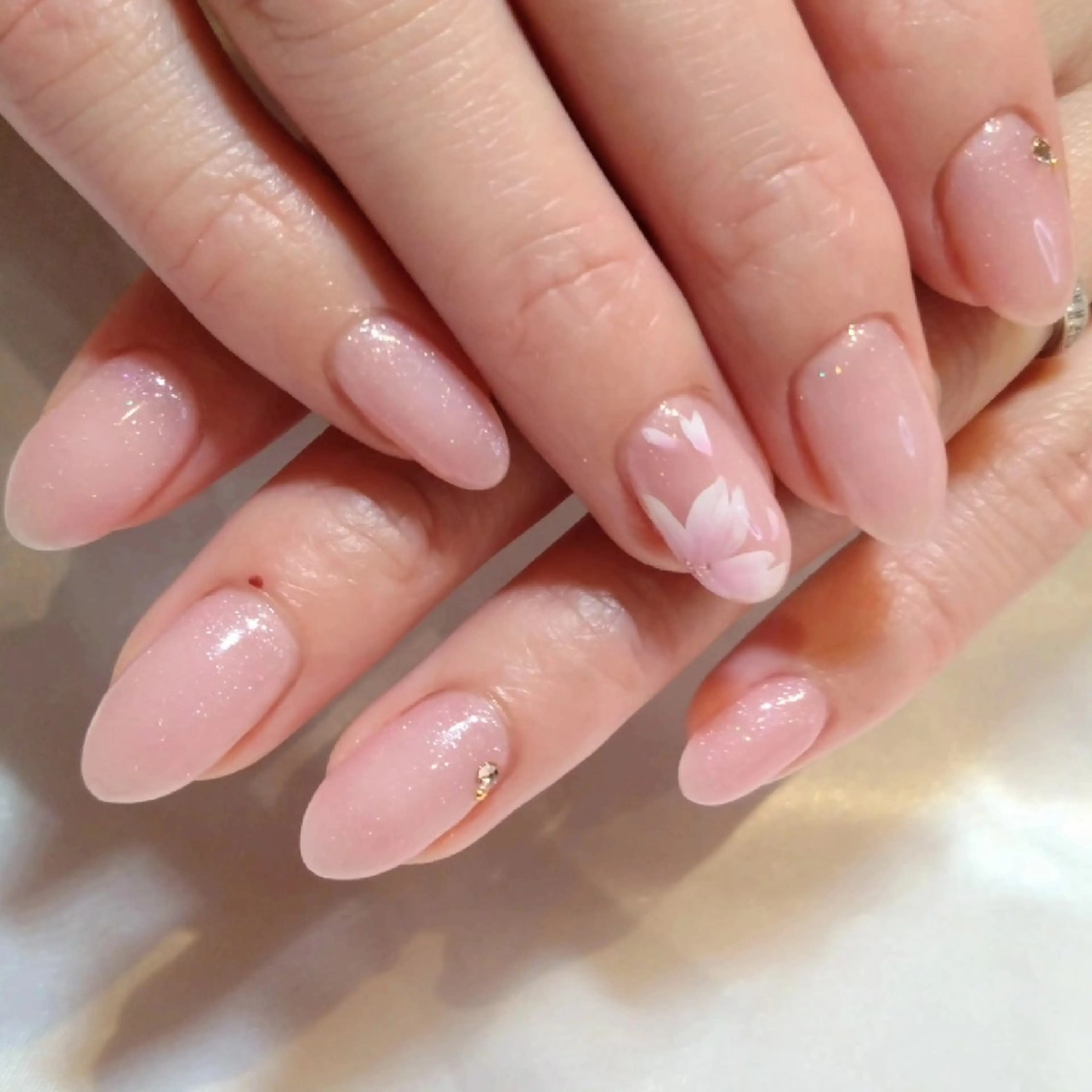 ネイル 春ネイル ハンドネイル Nail salon LEVALOレヴァロのネイルデザイン