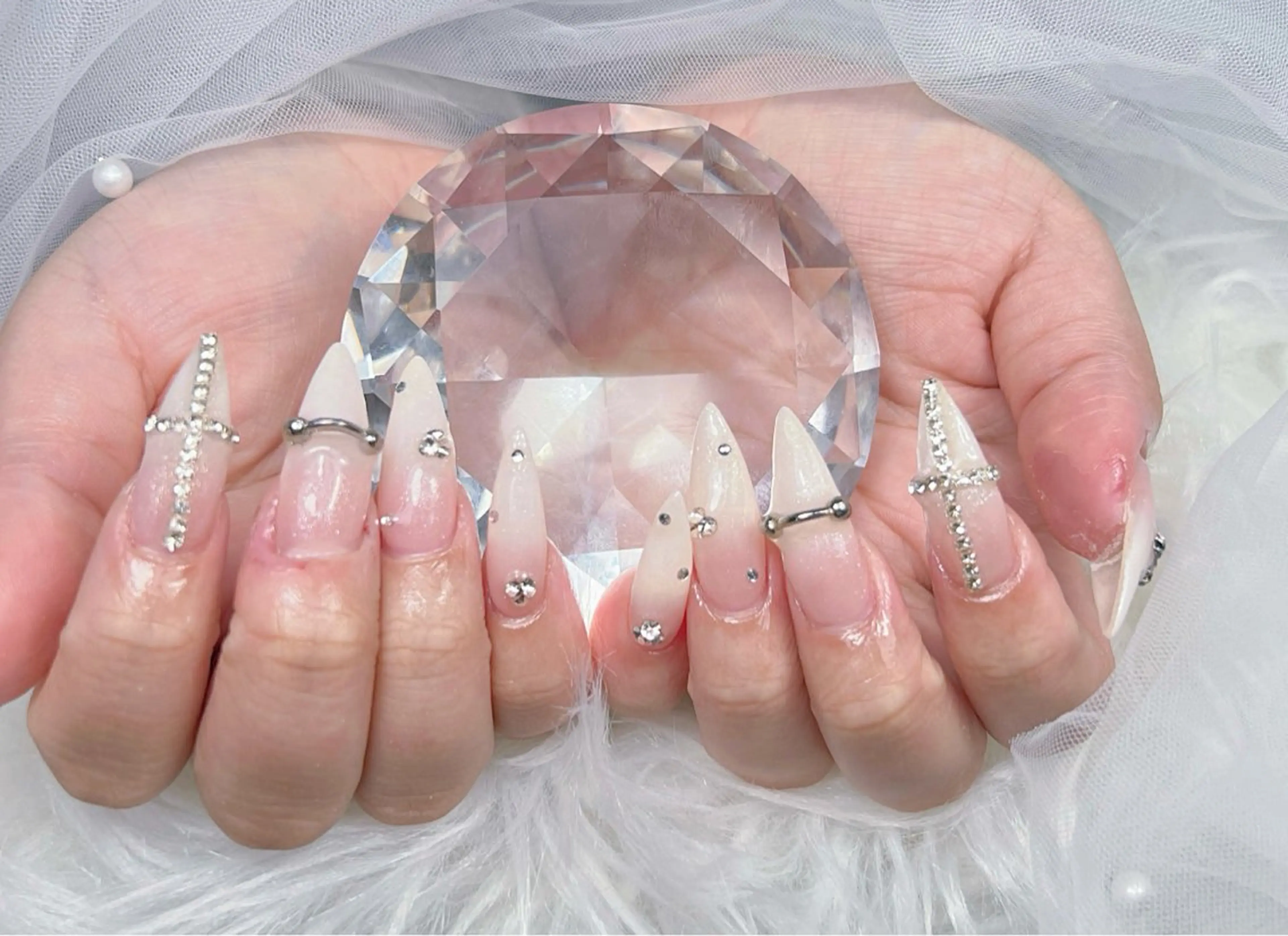 ネイル アートネイル オーロラネイル チークネイル 長さ出し フットネイル Miya _nailのネイルデザイン