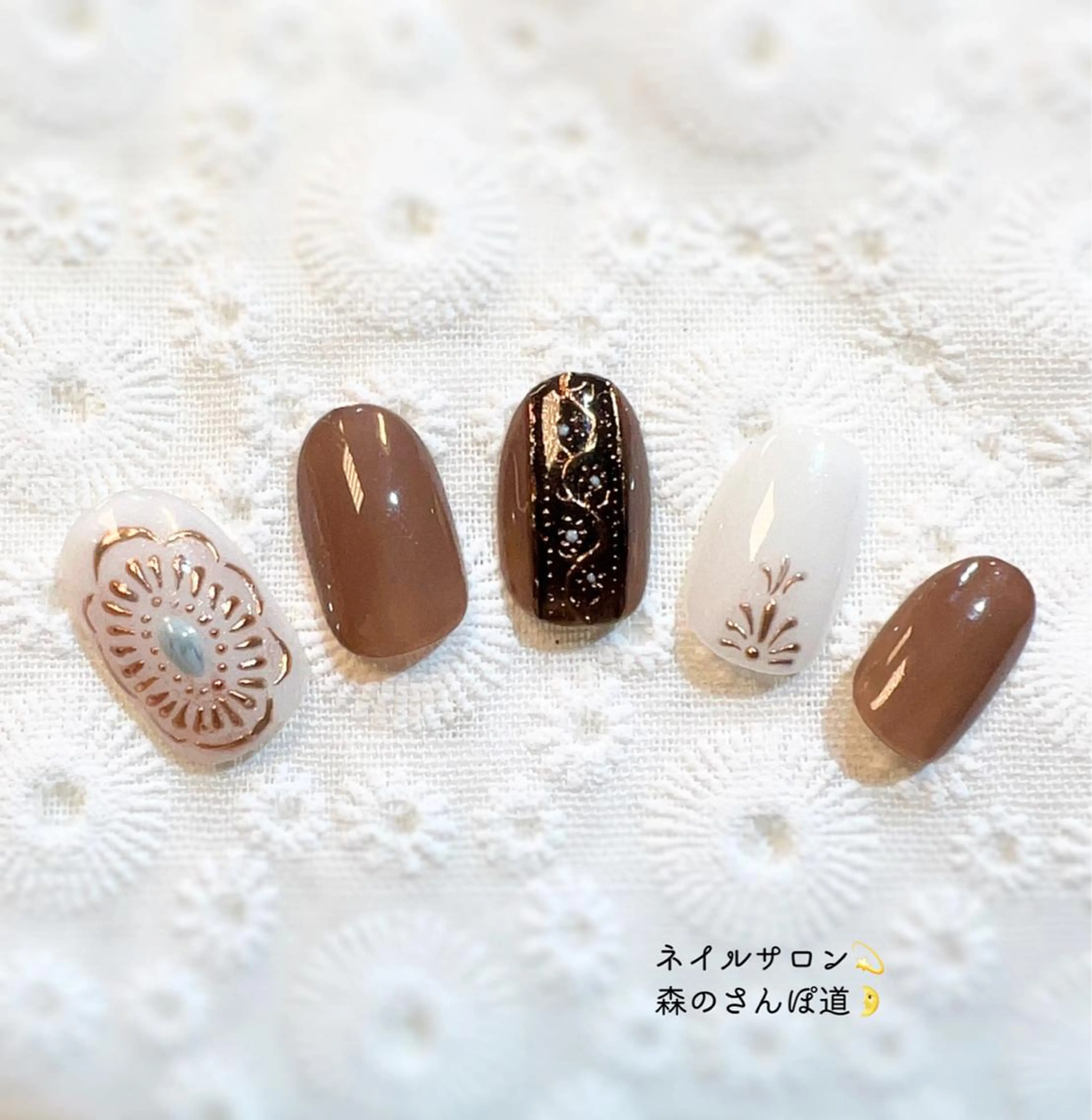 ネイル カジュアル ジェルネイル ガーリー 春ネイル 冬ネイル ハンドネイル ショートネイル 森のさんぽ道のネイルデザイン