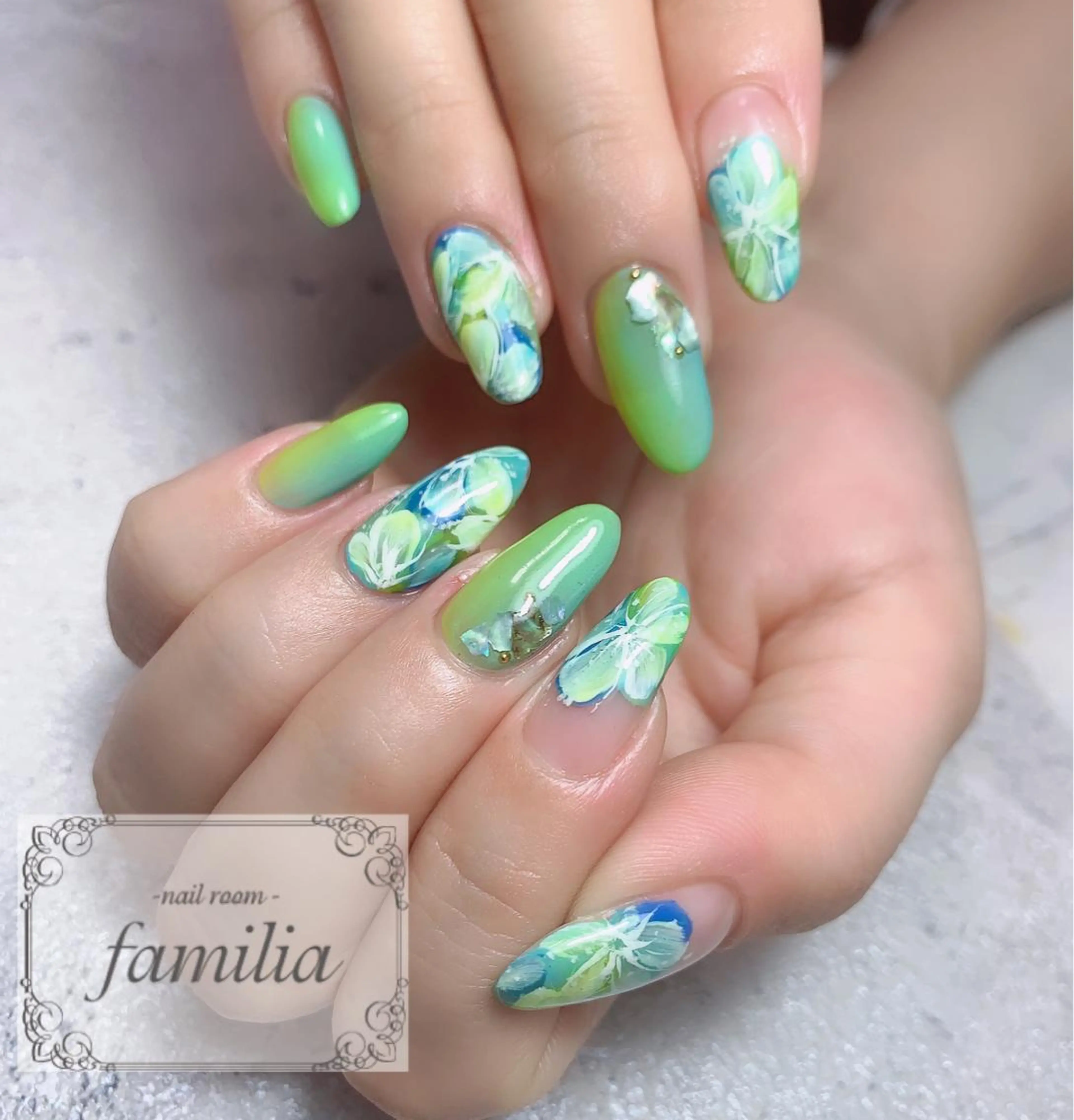 ネイル -nailroom- familiaのネイルデザイン