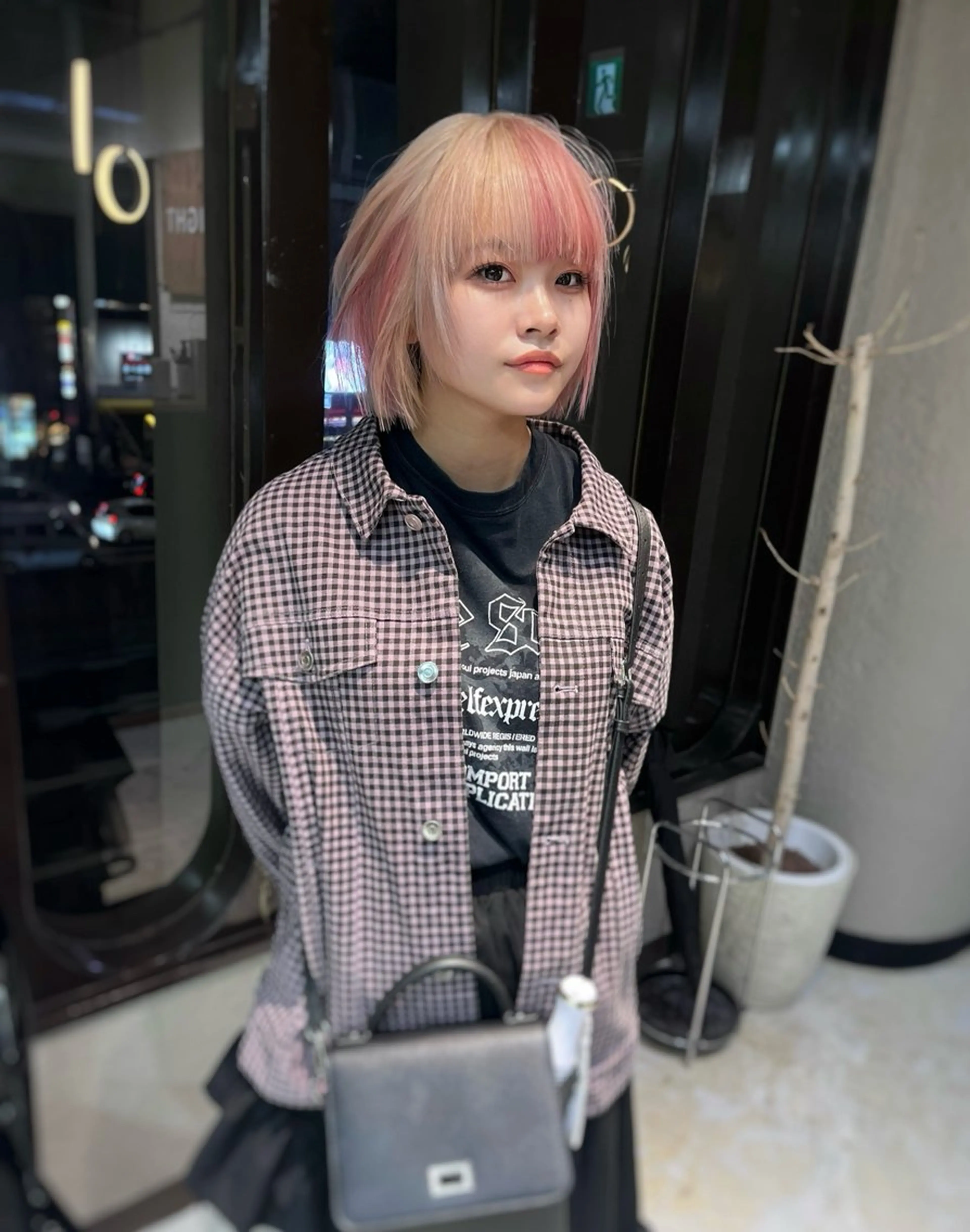 セミロング カット ヘアカラー 💖艶ハイトーン髪質 改善💖ケンシンのヘアスタイル