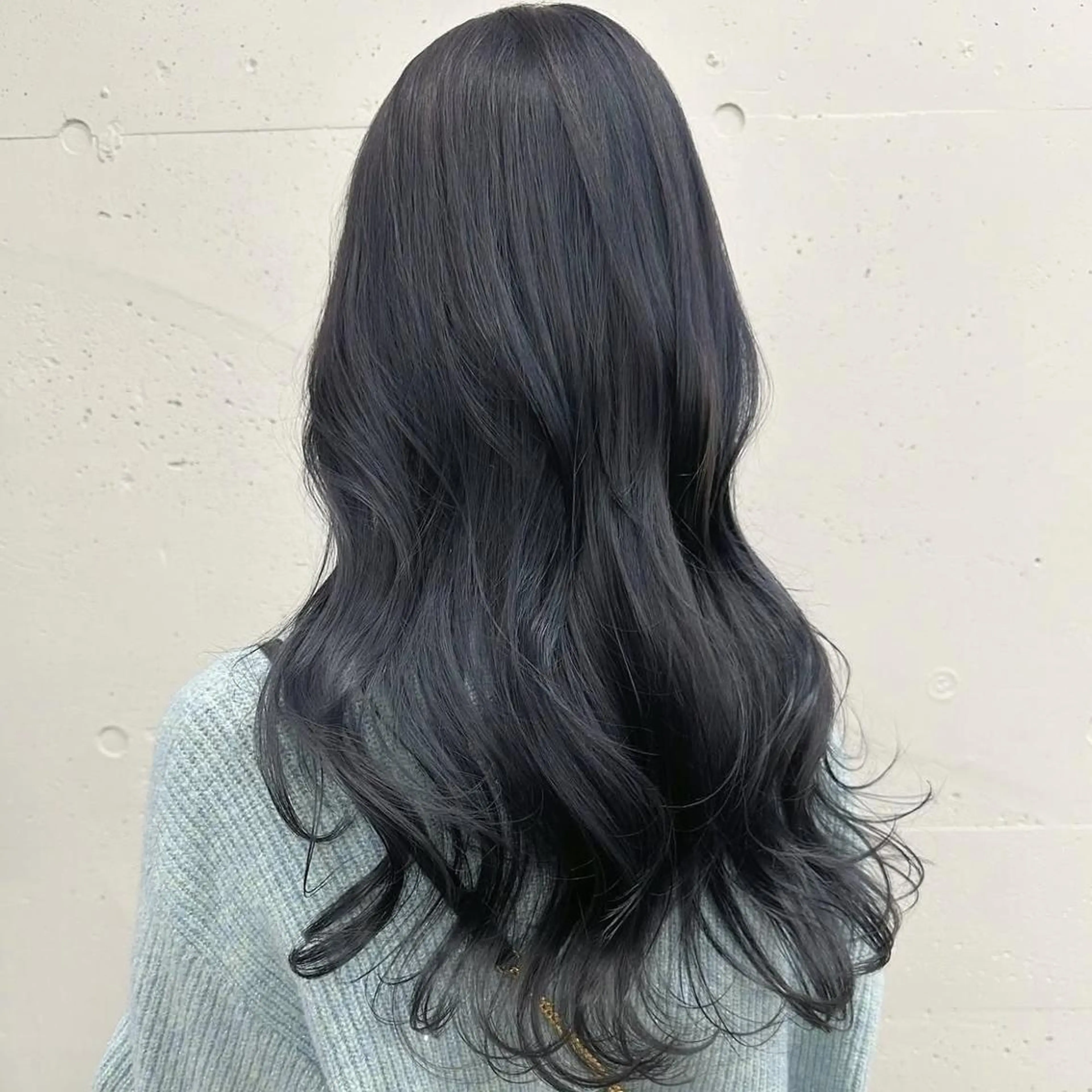 カラー セミロング 黒髪 ブルーカラー ブルーブラック 透明感カラー ヘアカラー トリートメント 透明感🪽艶カラー☆ トレンドヘア✨のヘアスタイル