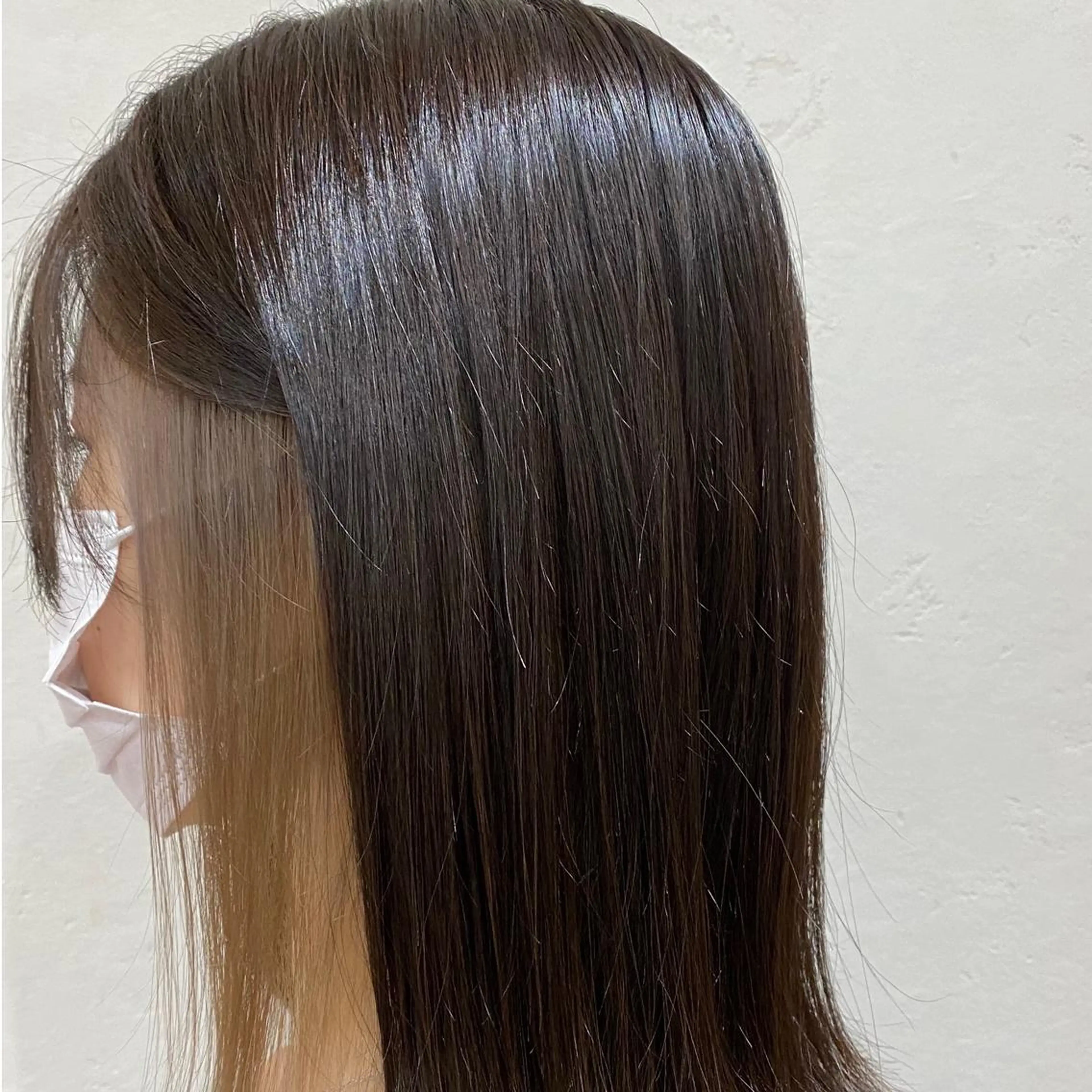 セミロング カラー ベージュカラー ブリーチ インナーカラー ミルクティーベージュ mari 🦋のヘアスタイル