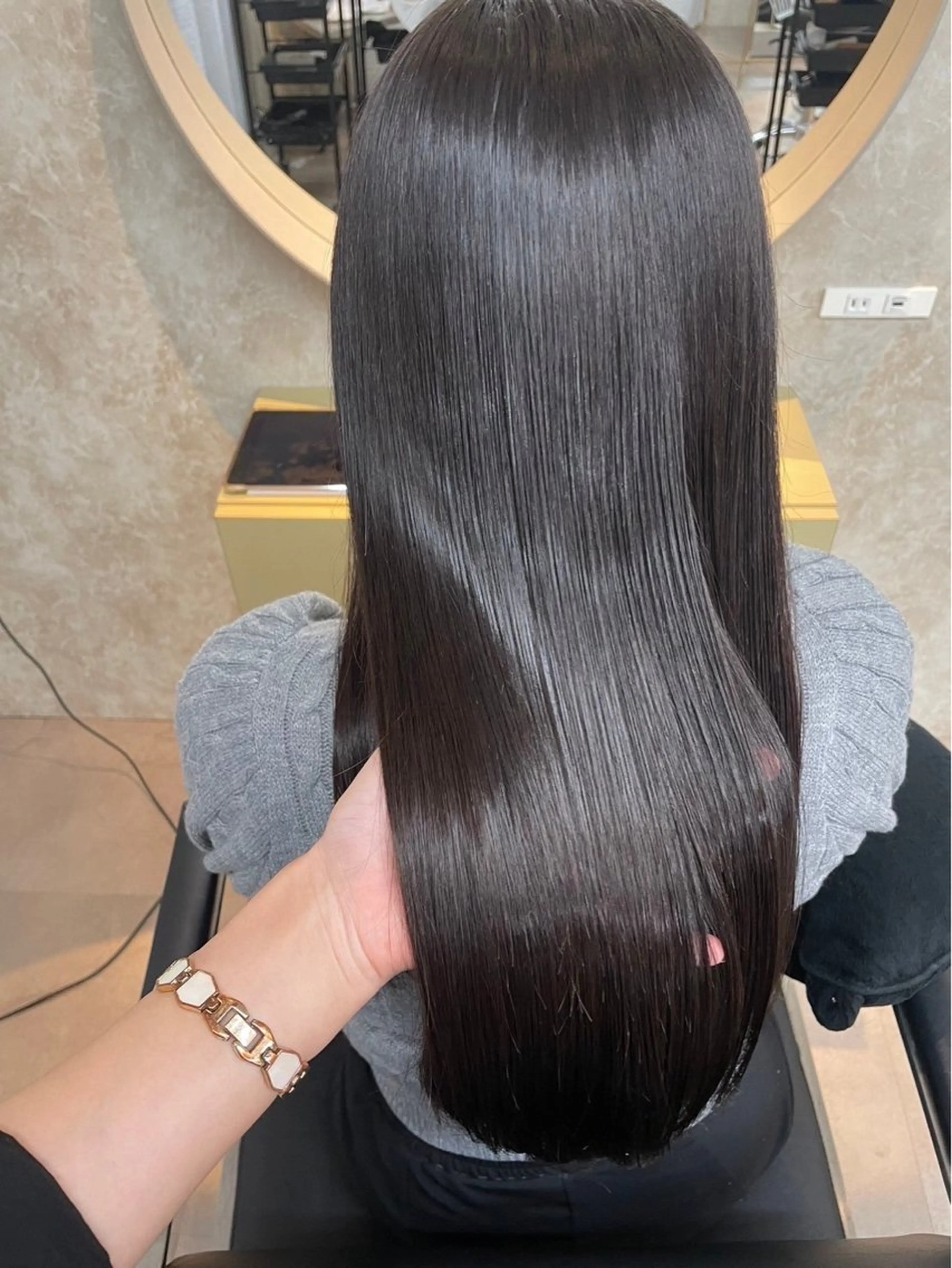 ロング 酸性ストレート カラコレなんば TOPstylistのヘアスタイル