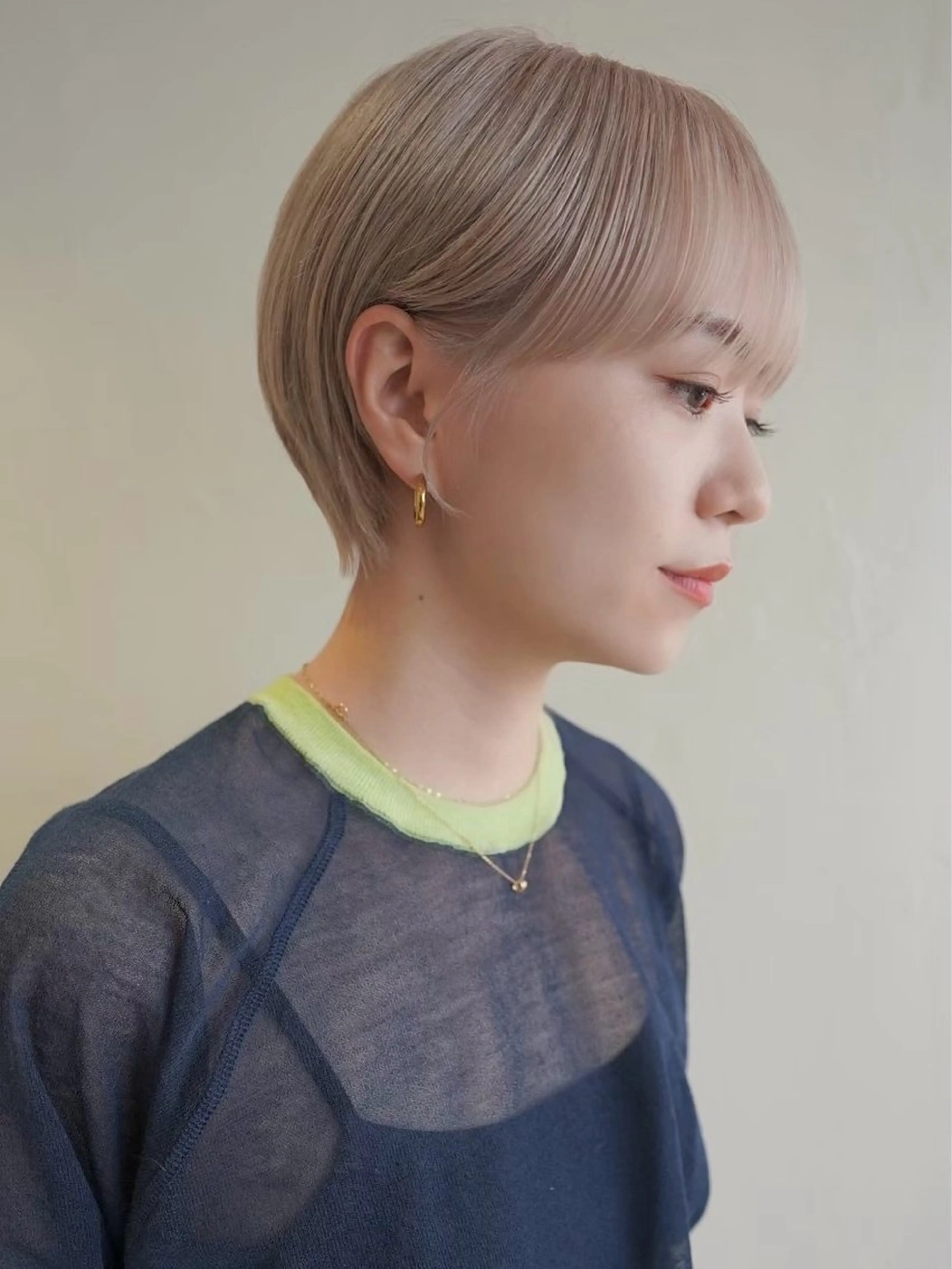 ショート カラー アッシュ ベージュカラー ブリーチ ブロンド ブラウンカラー カット ヘアカラー トリートメント ブリーチ　ハイトーン 特化🌈フジタハルキのヘアスタイル