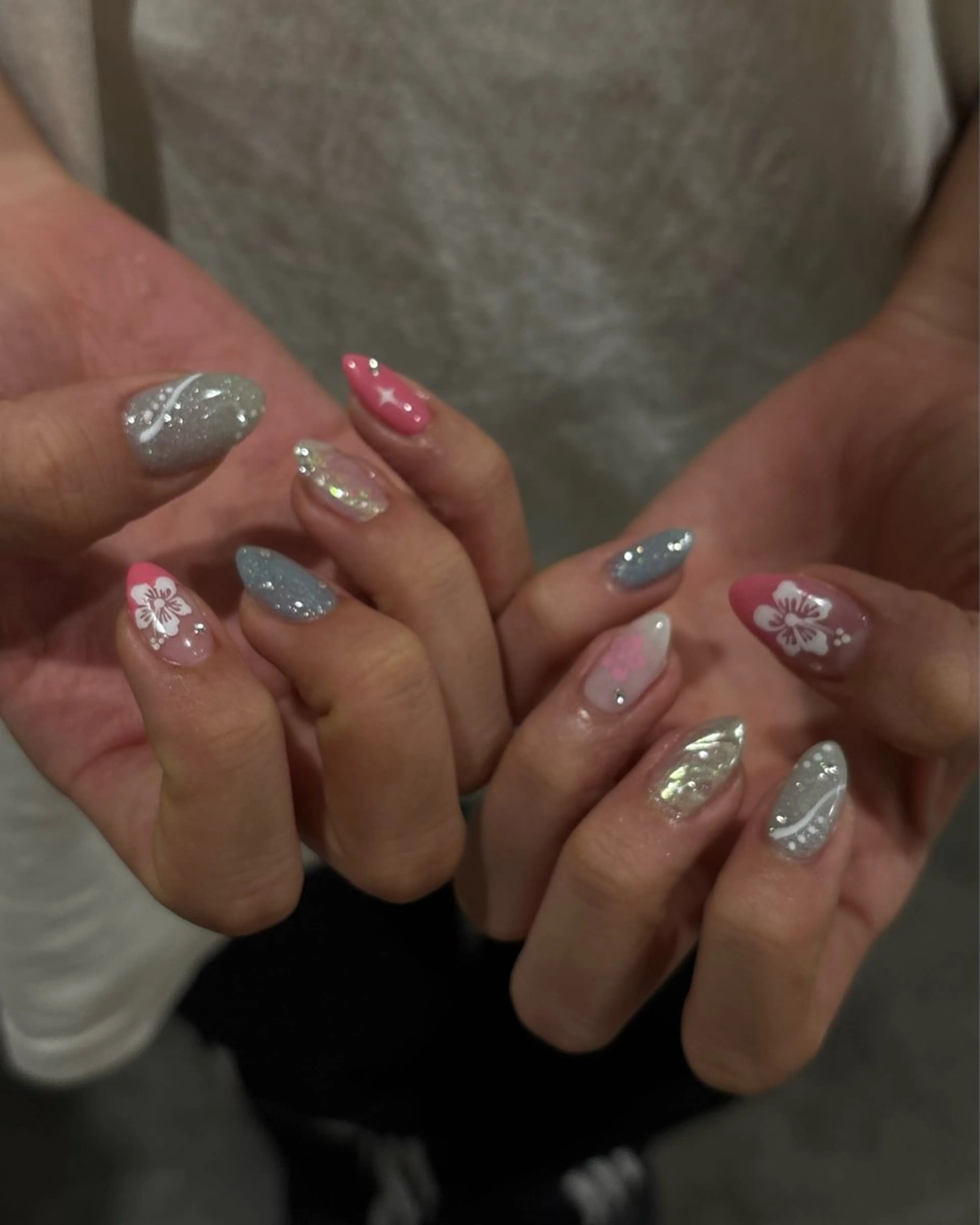 ネイル ハンドネイル PLATINUM DOLL arisaのネイルデザイン