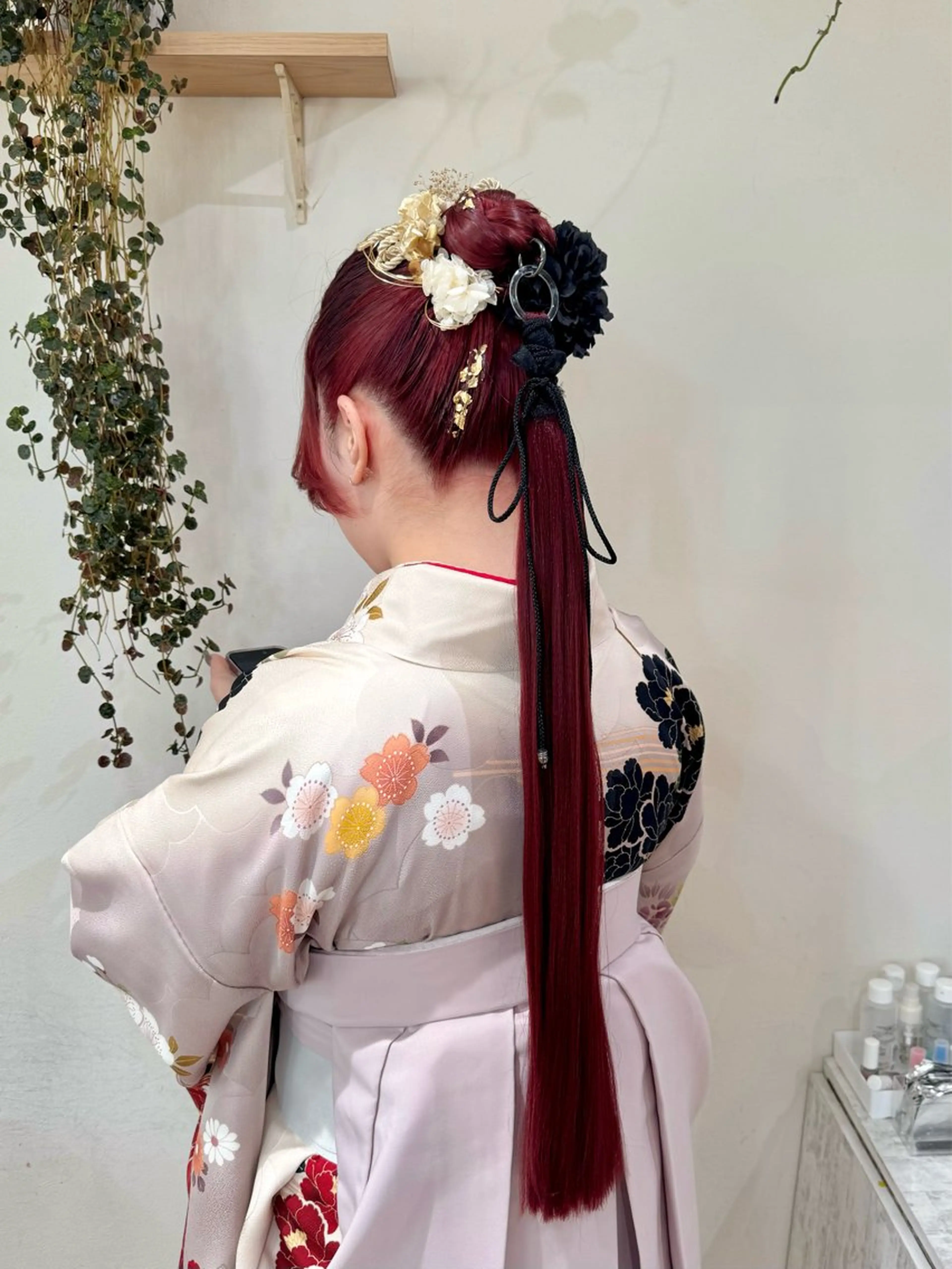 ロング ヘアアレンジ 成人式 卒業式のヘアスタイル ヘアセット 𝙎𝙚𝙞𝙧𝙖 ☆カット/パーマのヘアスタイル