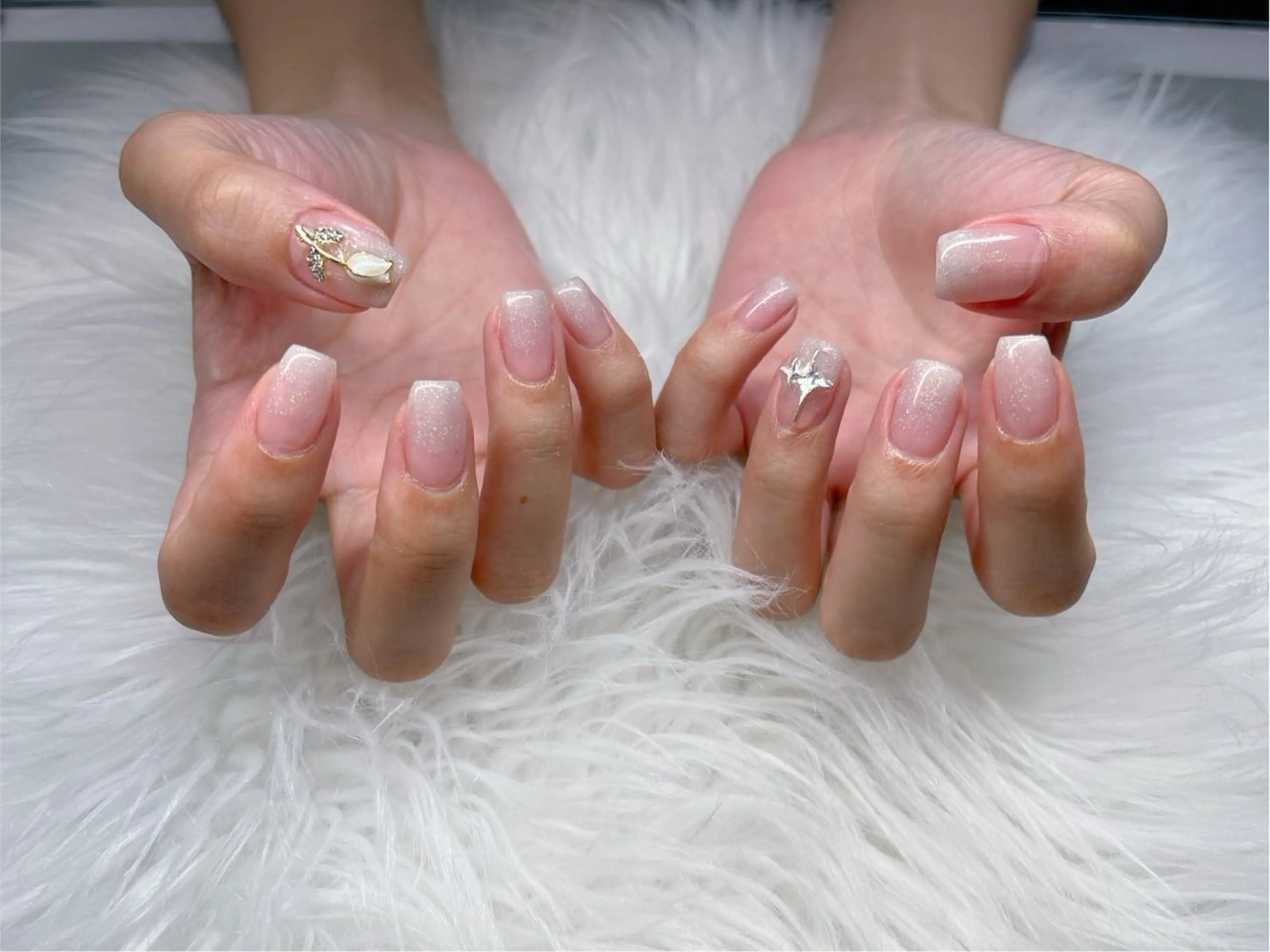 ネイル フレンチネイル ガラスフレンチ ロングネイル マグネットネイル ニュアンスネイル ハンドネイル XIMINANAIL SALON堀江店のネイルデザイン
